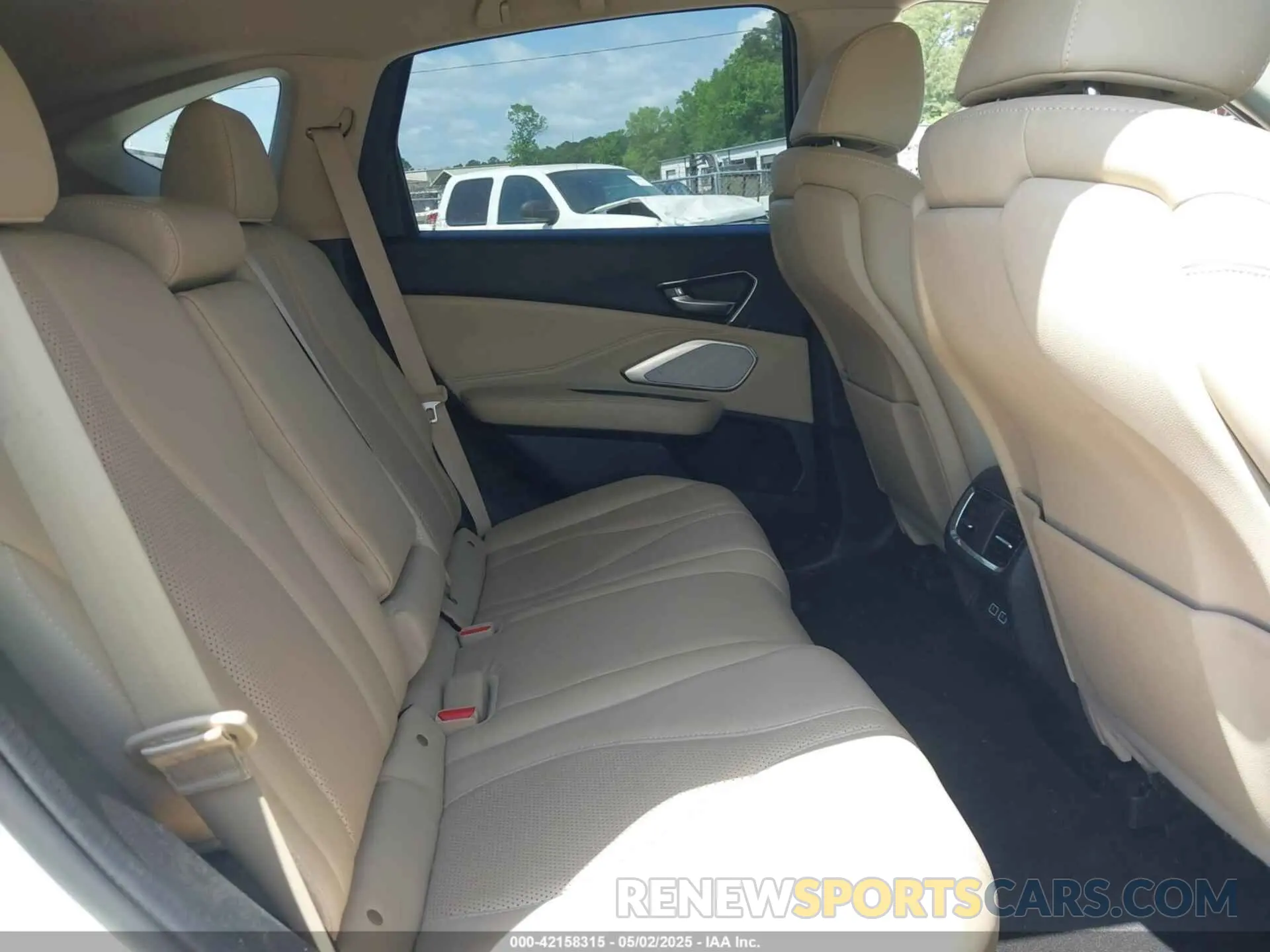 8 Photograph of a damaged car 5J8TC1H53KL007506 ACURA RDX 2019