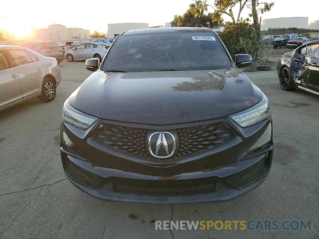 5 Photograph of a damaged car 5J8TC1H61KL008131 ACURA RDX 2019