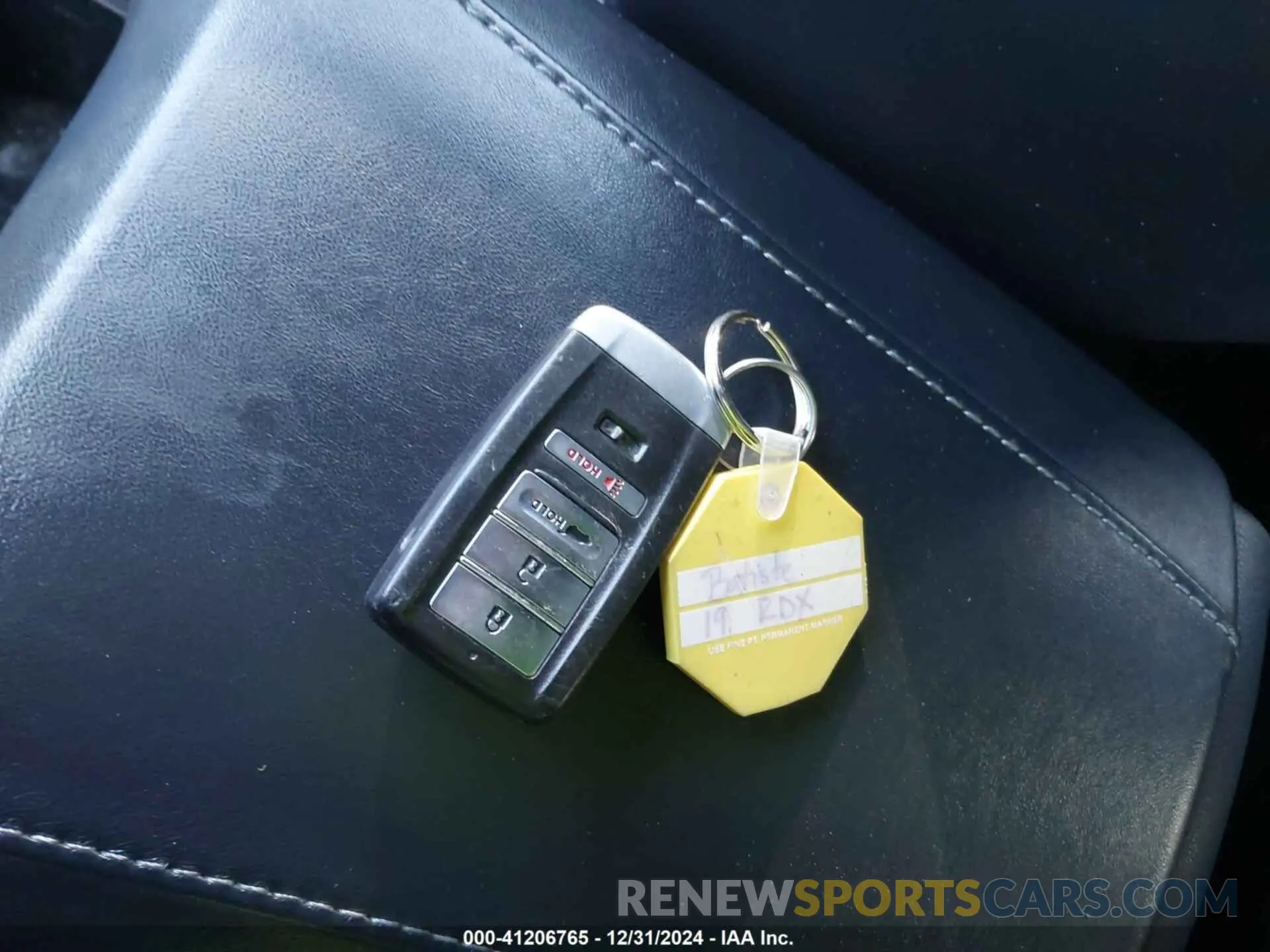 11 Photograph of a damaged car 5J8TC1H62KL015542 ACURA RDX 2019