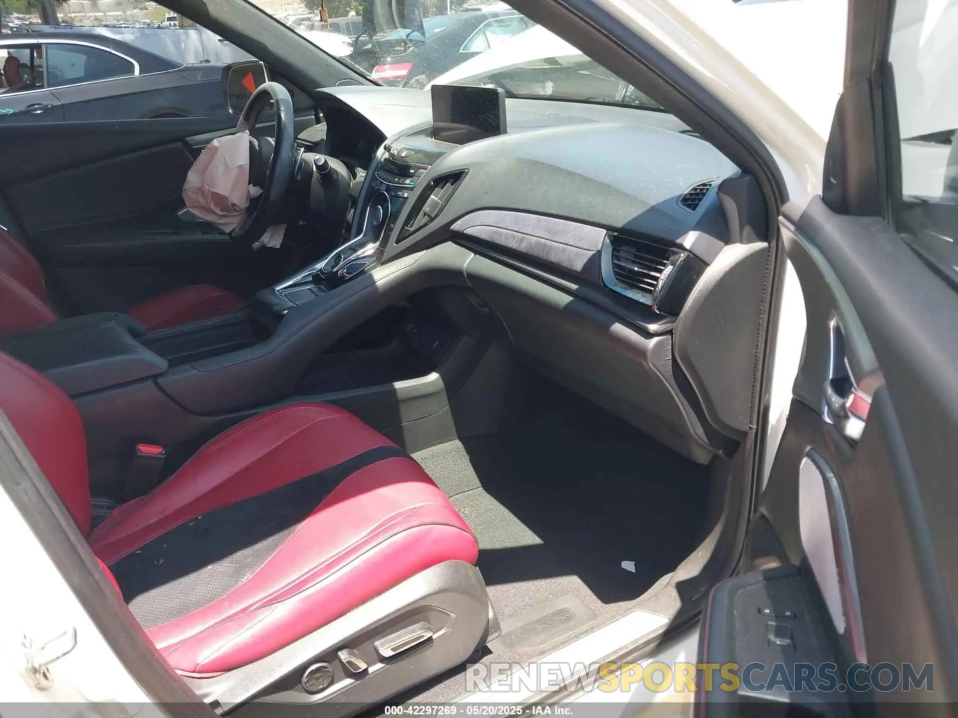 5 Photograph of a damaged car 5J8TC1H64KL000301 ACURA RDX 2019
