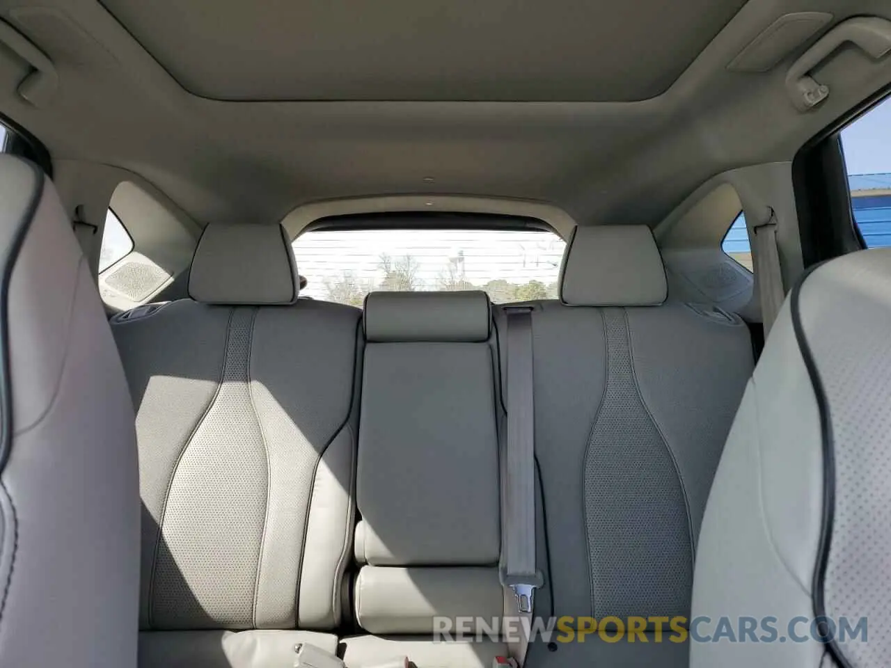 10 Photograph of a damaged car 5J8TC1H73KL007426 ACURA RDX 2019