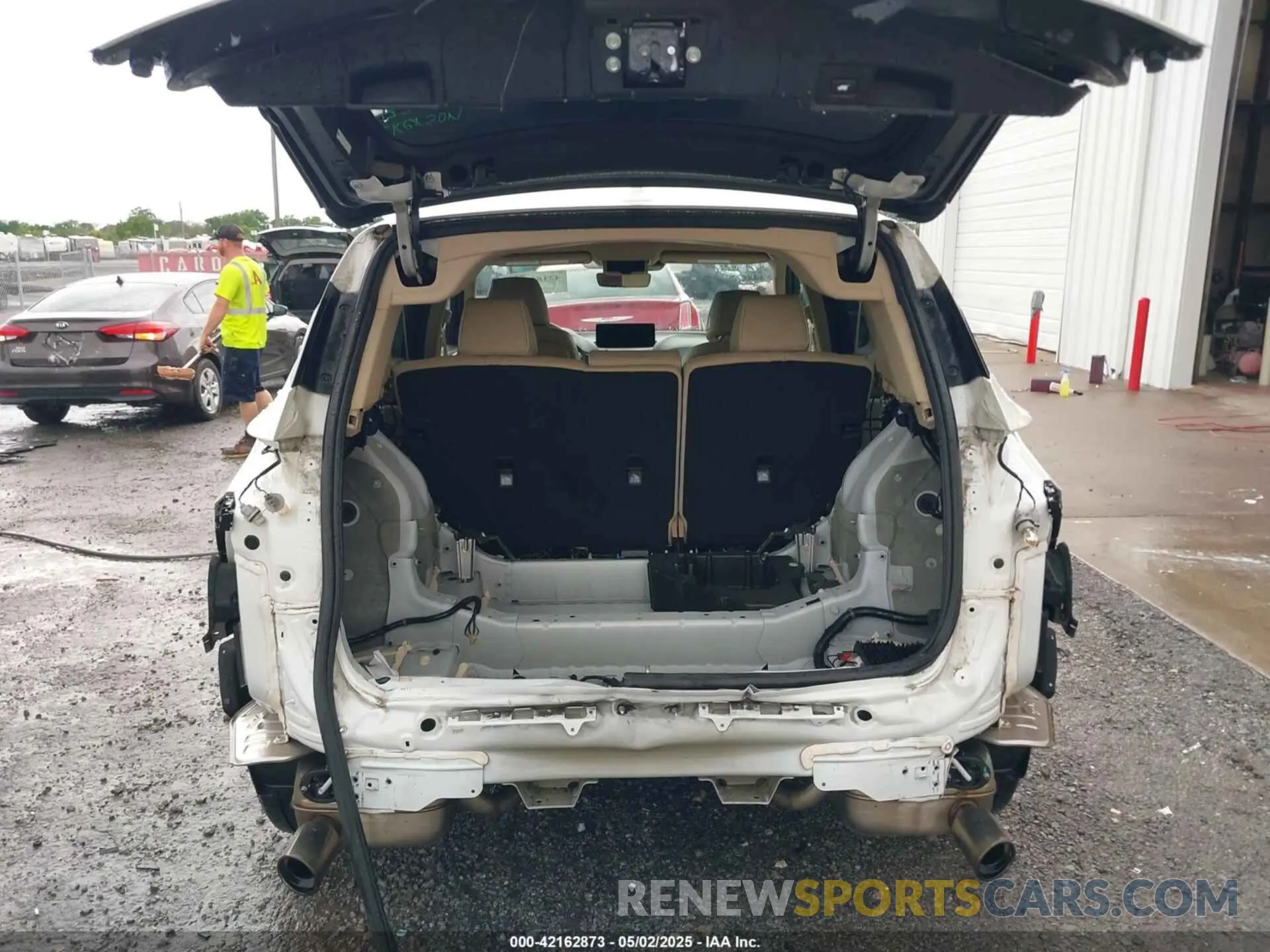 18 Photograph of a damaged car 5J8TC1H73KL023559 ACURA RDX 2019