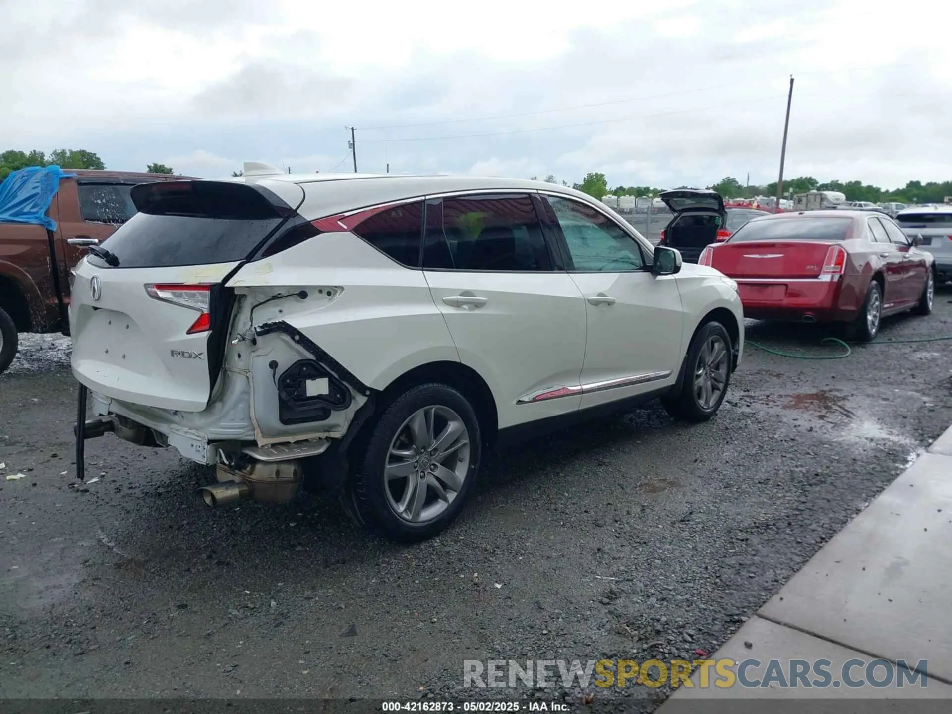 4 Photograph of a damaged car 5J8TC1H73KL023559 ACURA RDX 2019