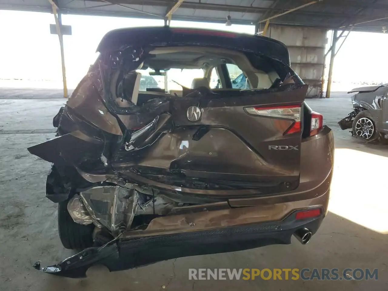 6 Photograph of a damaged car 5J8TC1H76KL008358 ACURA RDX 2019