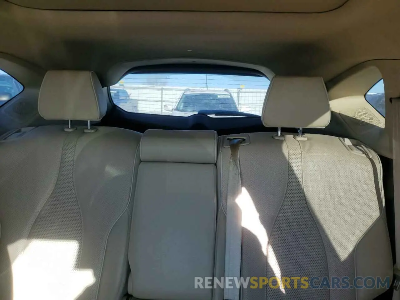 10 Photograph of a damaged car 5J8TC1H7XKL006970 ACURA RDX 2019