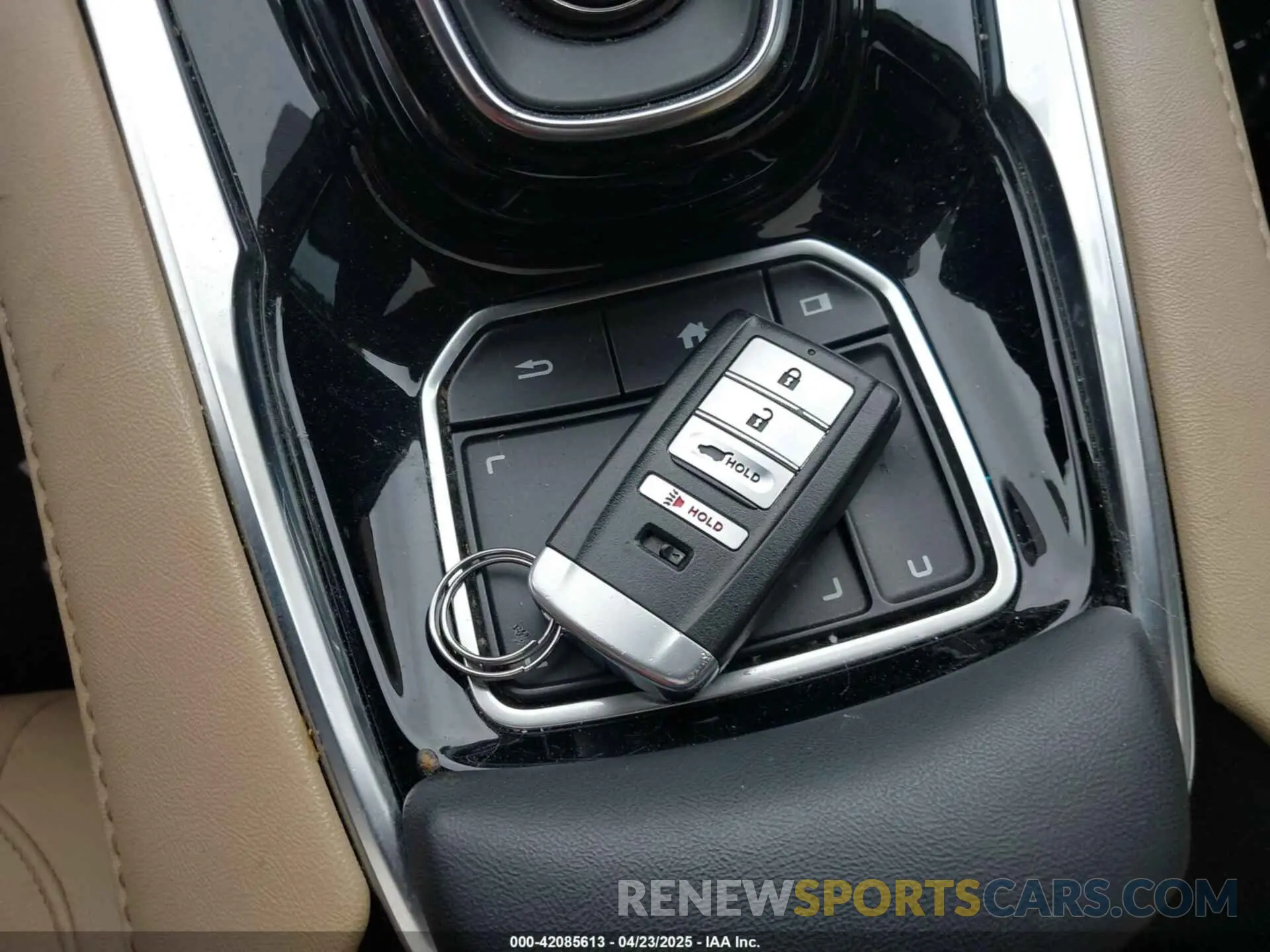 11 Photograph of a damaged car 5J8TC2H31KL017892 ACURA RDX 2019