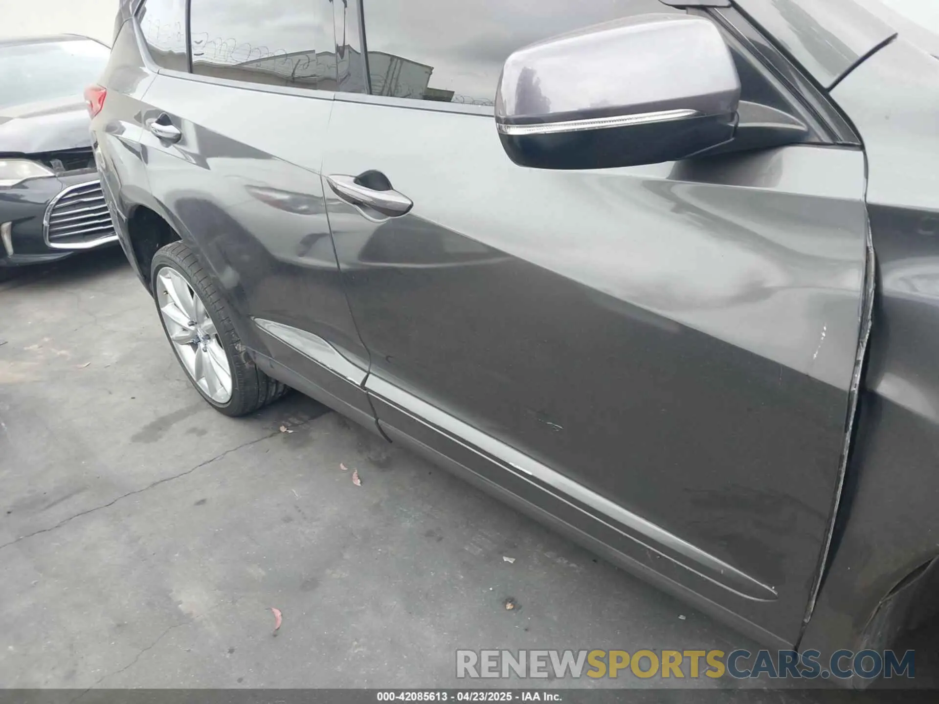 14 Photograph of a damaged car 5J8TC2H31KL017892 ACURA RDX 2019