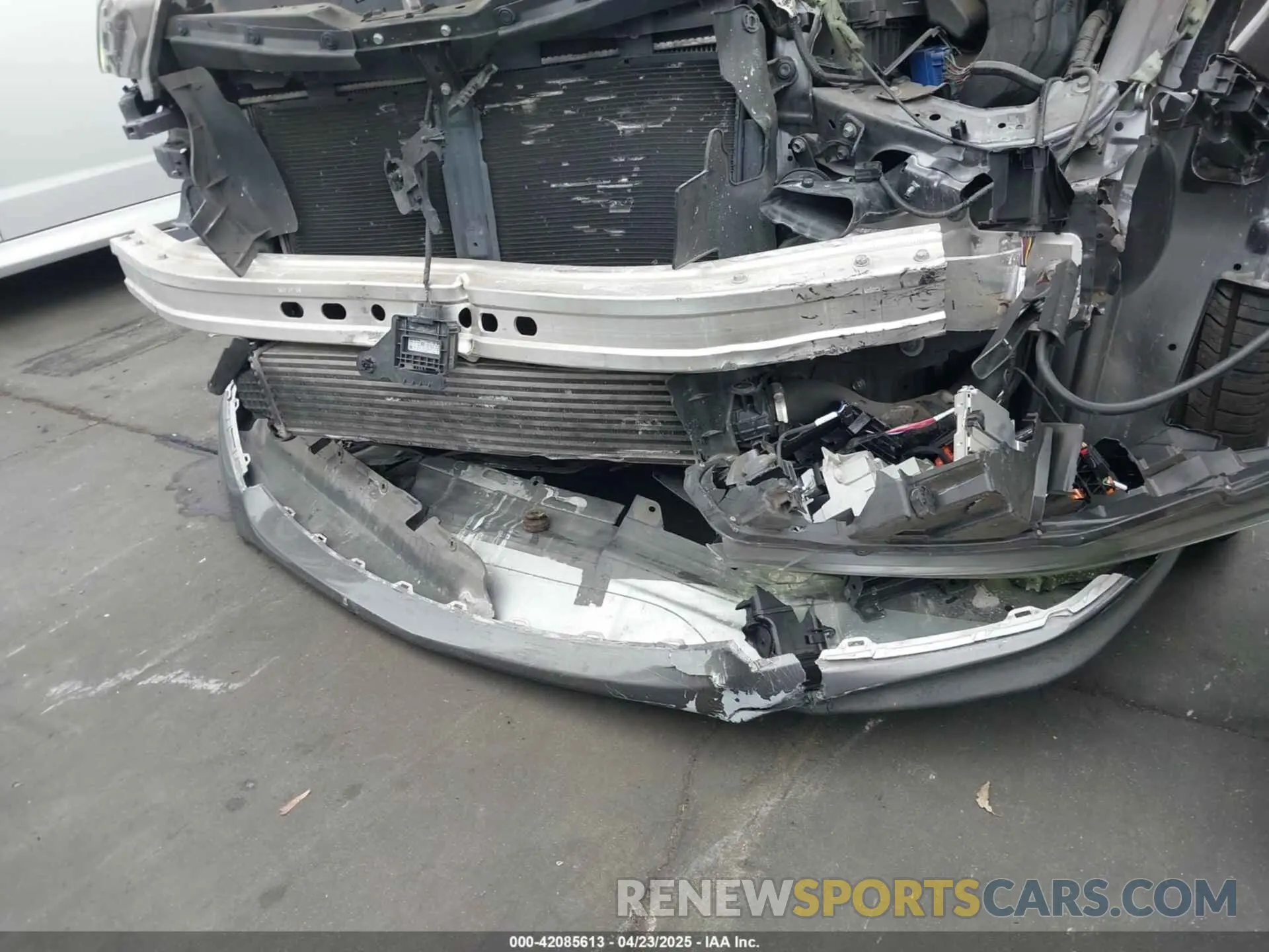 19 Photograph of a damaged car 5J8TC2H31KL017892 ACURA RDX 2019