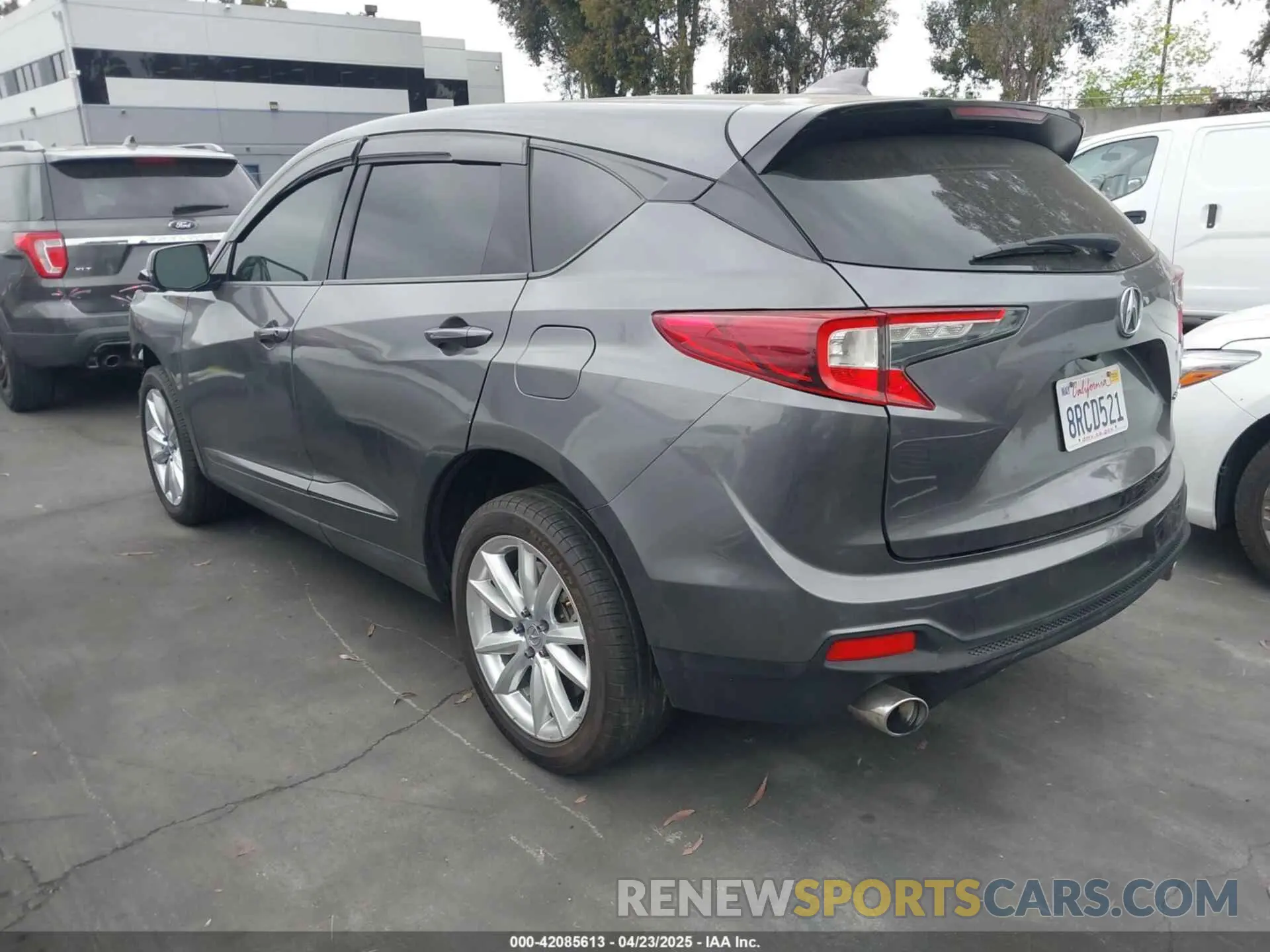 3 Photograph of a damaged car 5J8TC2H31KL017892 ACURA RDX 2019