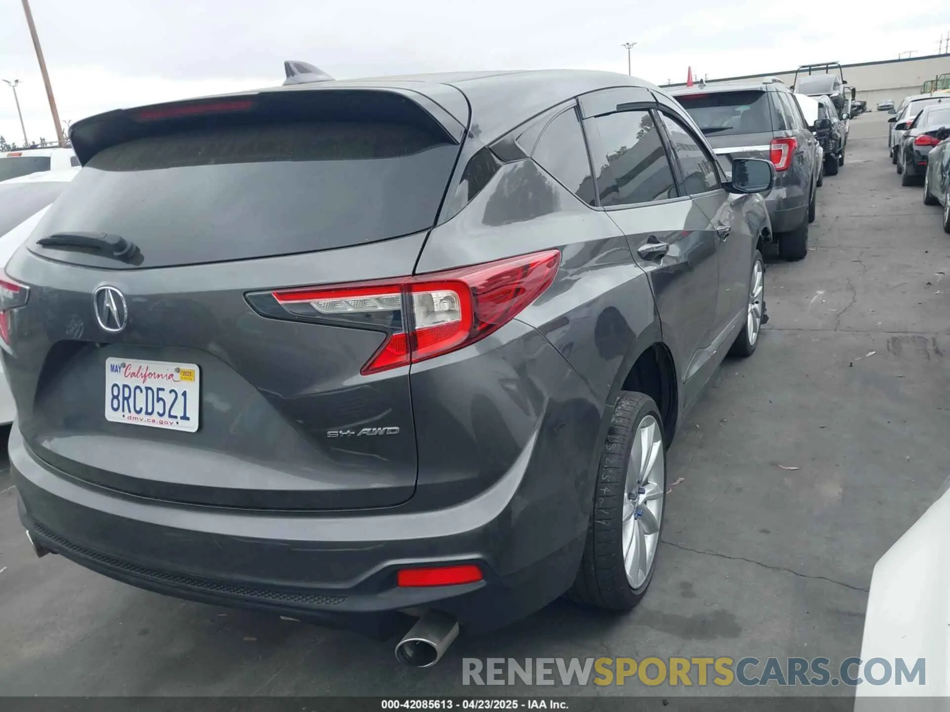 4 Photograph of a damaged car 5J8TC2H31KL017892 ACURA RDX 2019