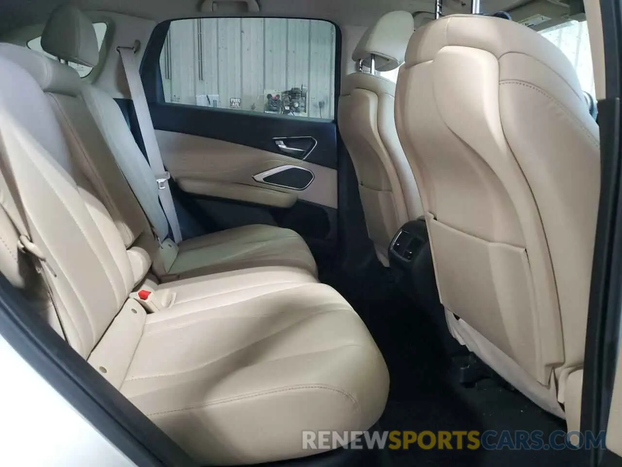 11 Photograph of a damaged car 5J8TC2H31KL037818 ACURA RDX 2019