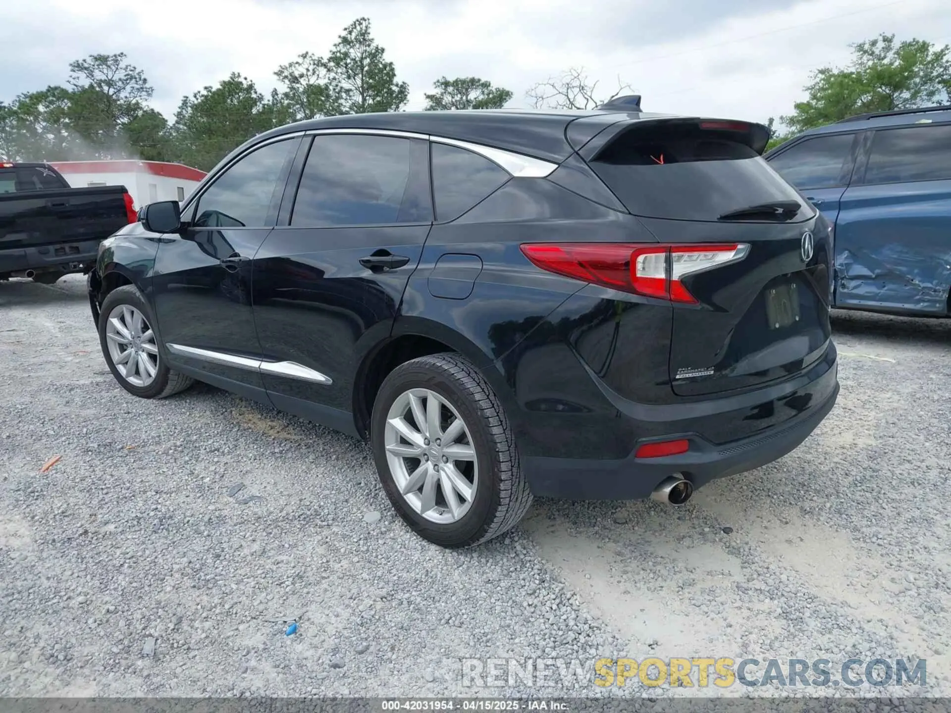 3 Photograph of a damaged car 5J8TC2H34KL043662 ACURA RDX 2019