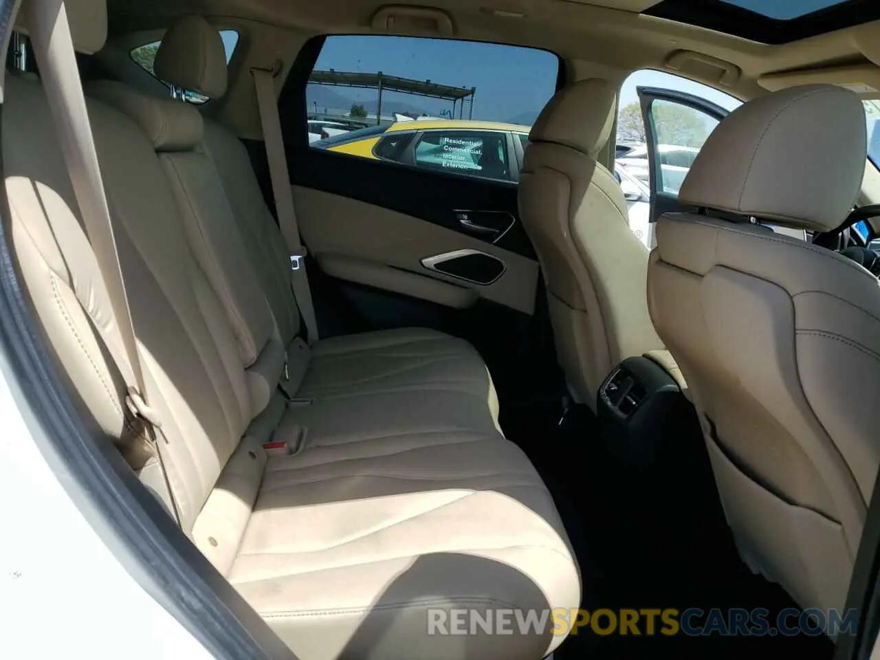 11 Photograph of a damaged car 5J8TC2H35KL040334 ACURA RDX 2019