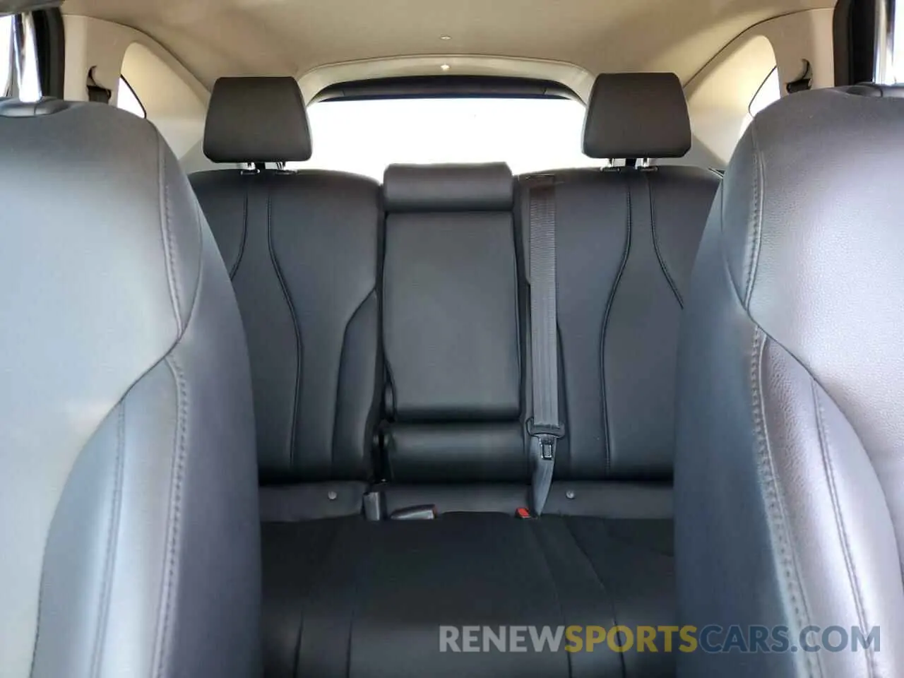 10 Photograph of a damaged car 5J8TC2H36KL033893 ACURA RDX 2019