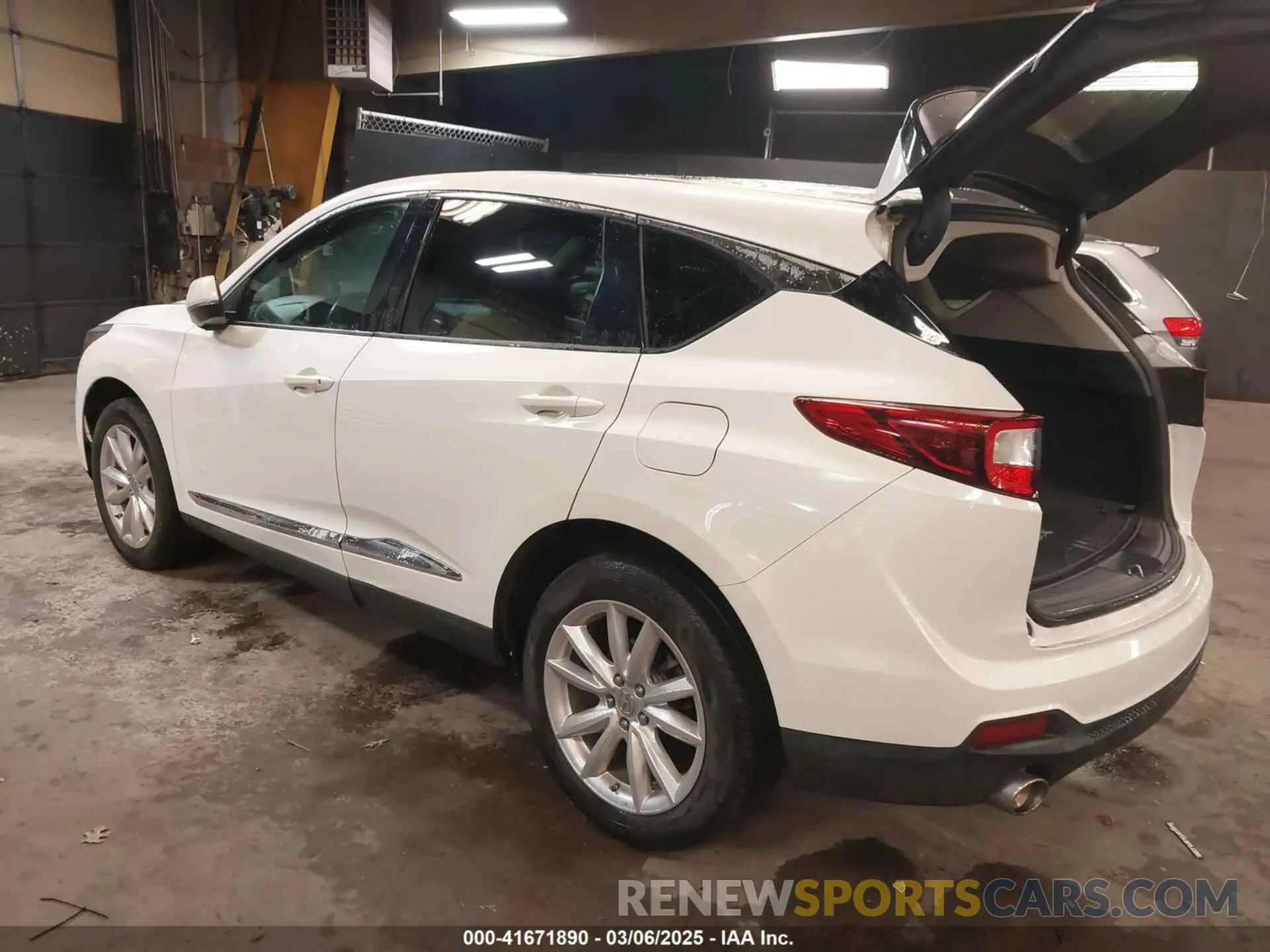 3 Photograph of a damaged car 5J8TC2H38KL002225 ACURA RDX 2019