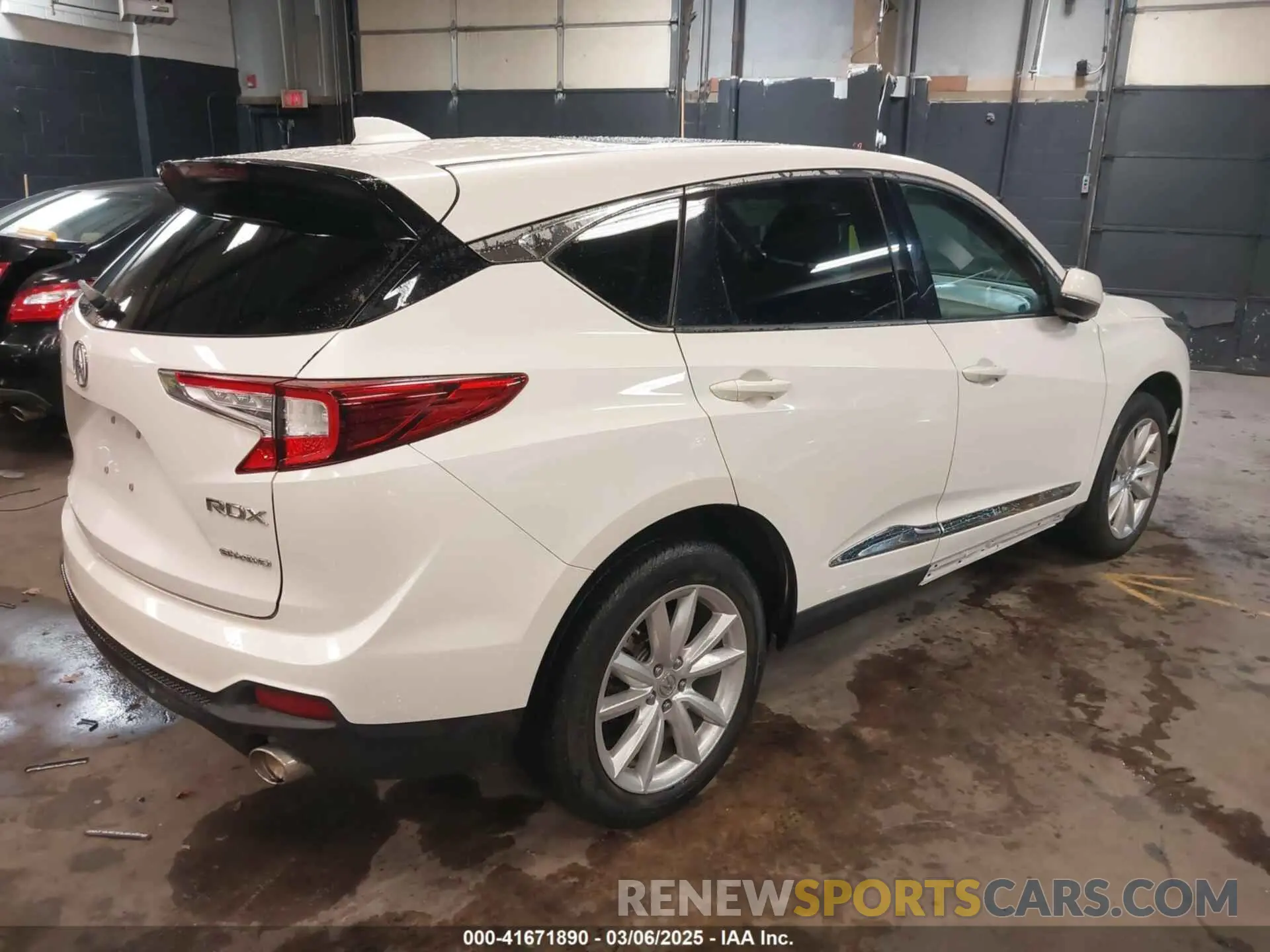 4 Photograph of a damaged car 5J8TC2H38KL002225 ACURA RDX 2019