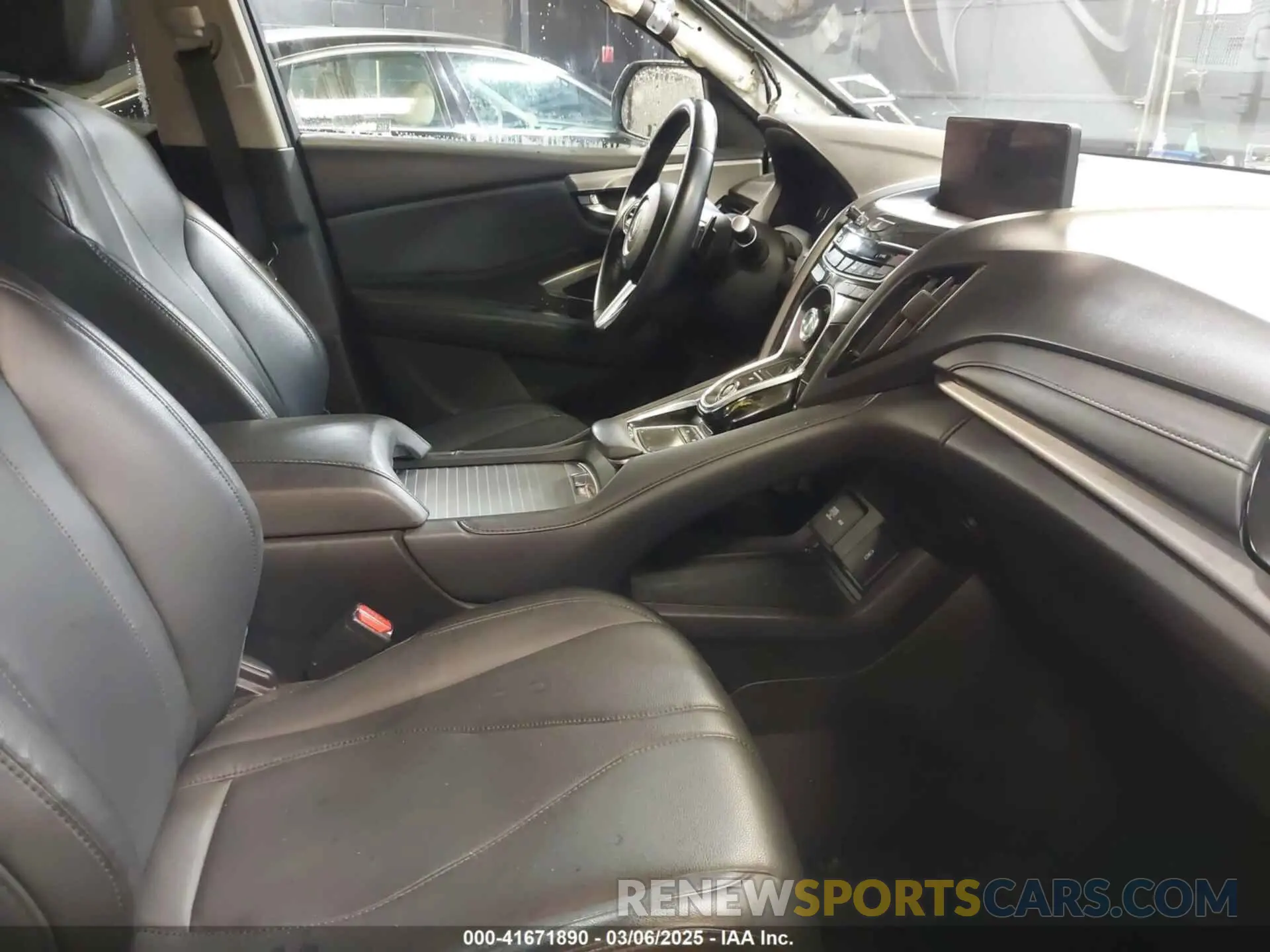 5 Photograph of a damaged car 5J8TC2H38KL002225 ACURA RDX 2019