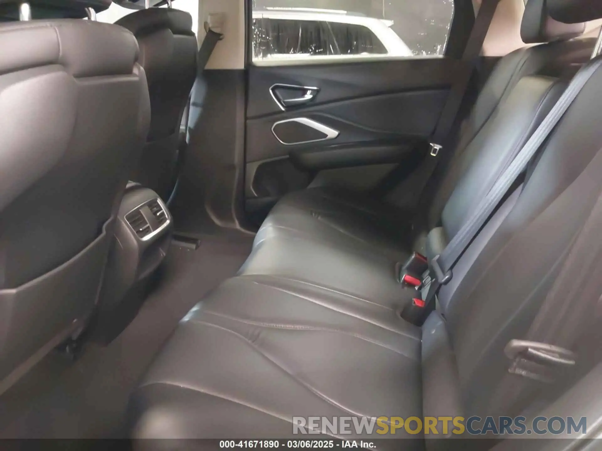 8 Photograph of a damaged car 5J8TC2H38KL002225 ACURA RDX 2019