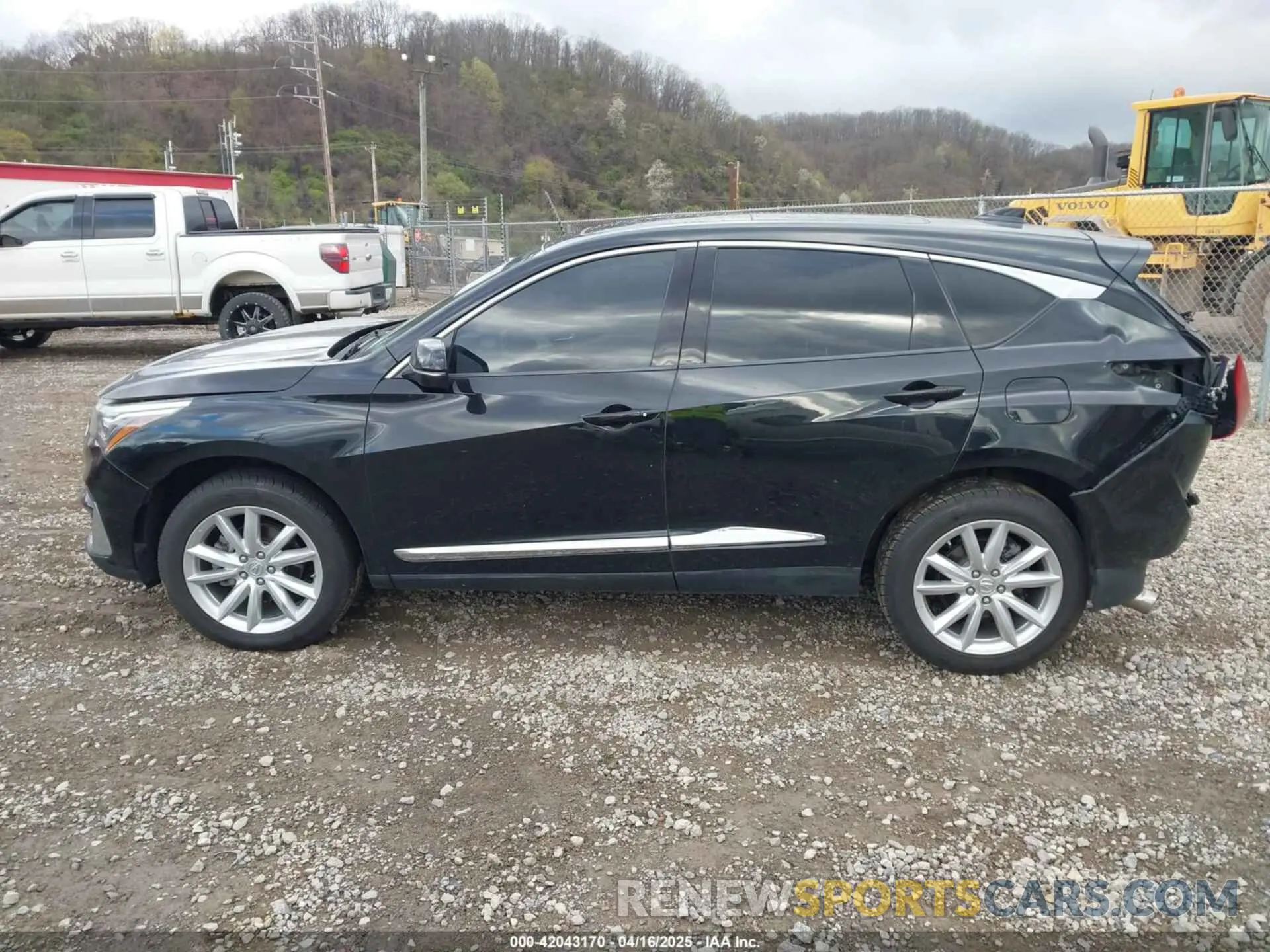 14 Photograph of a damaged car 5J8TC2H38KW037511 ACURA RDX 2019