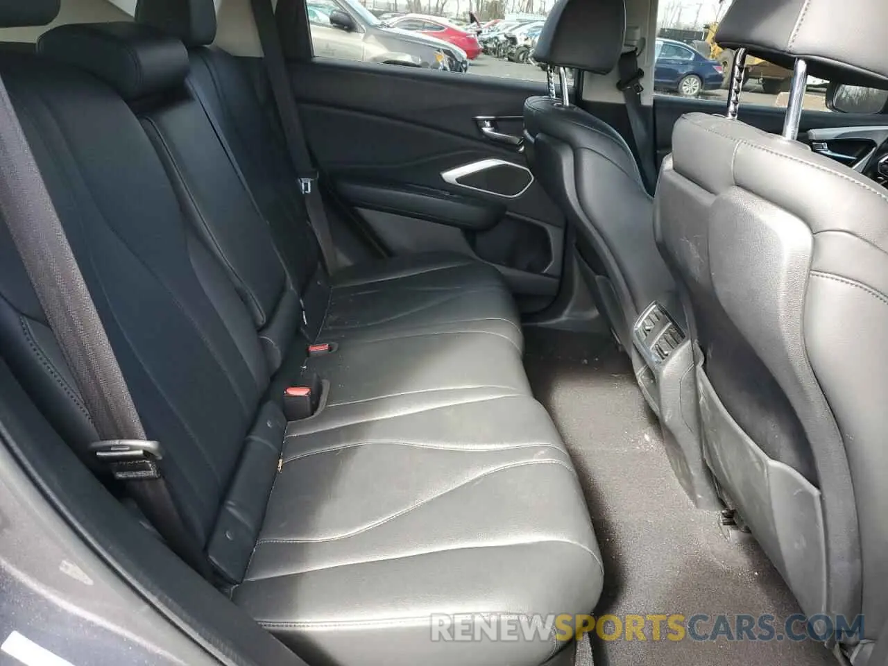 11 Photograph of a damaged car 5J8TC2H39KL031457 ACURA RDX 2019