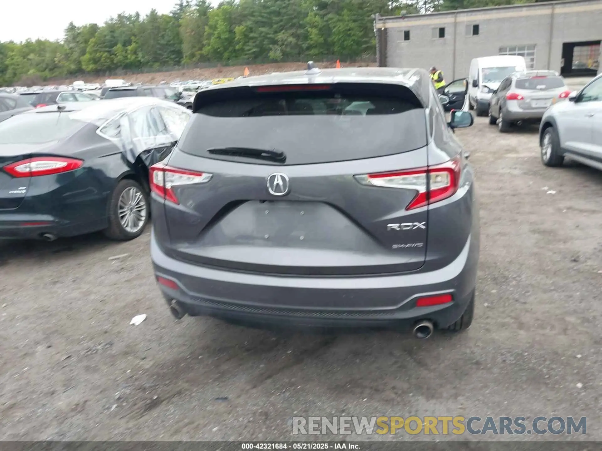 16 Photograph of a damaged car 5J8TC2H51KL017697 ACURA RDX 2019