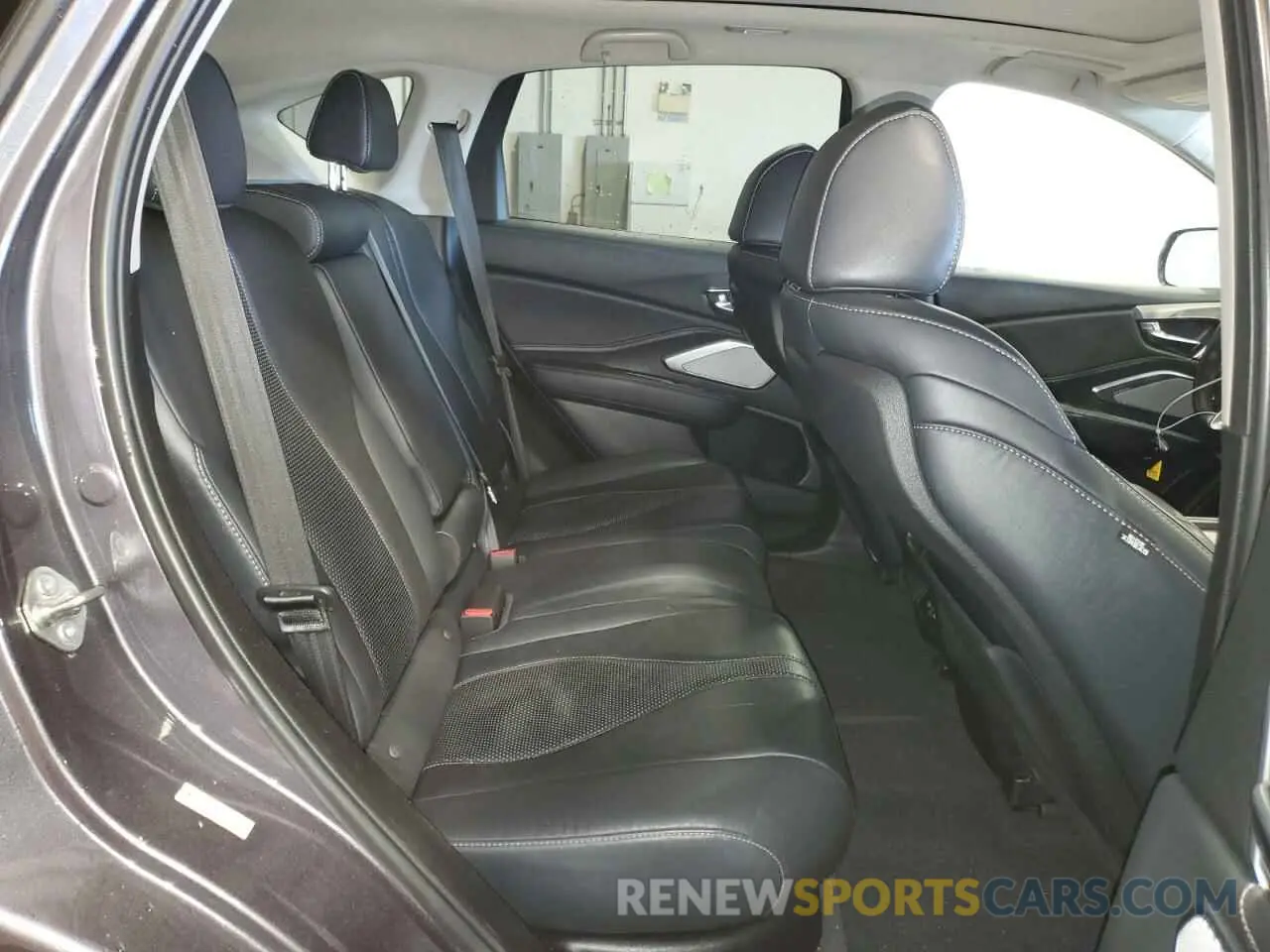 11 Photograph of a damaged car 5J8TC2H53KL013988 ACURA RDX 2019