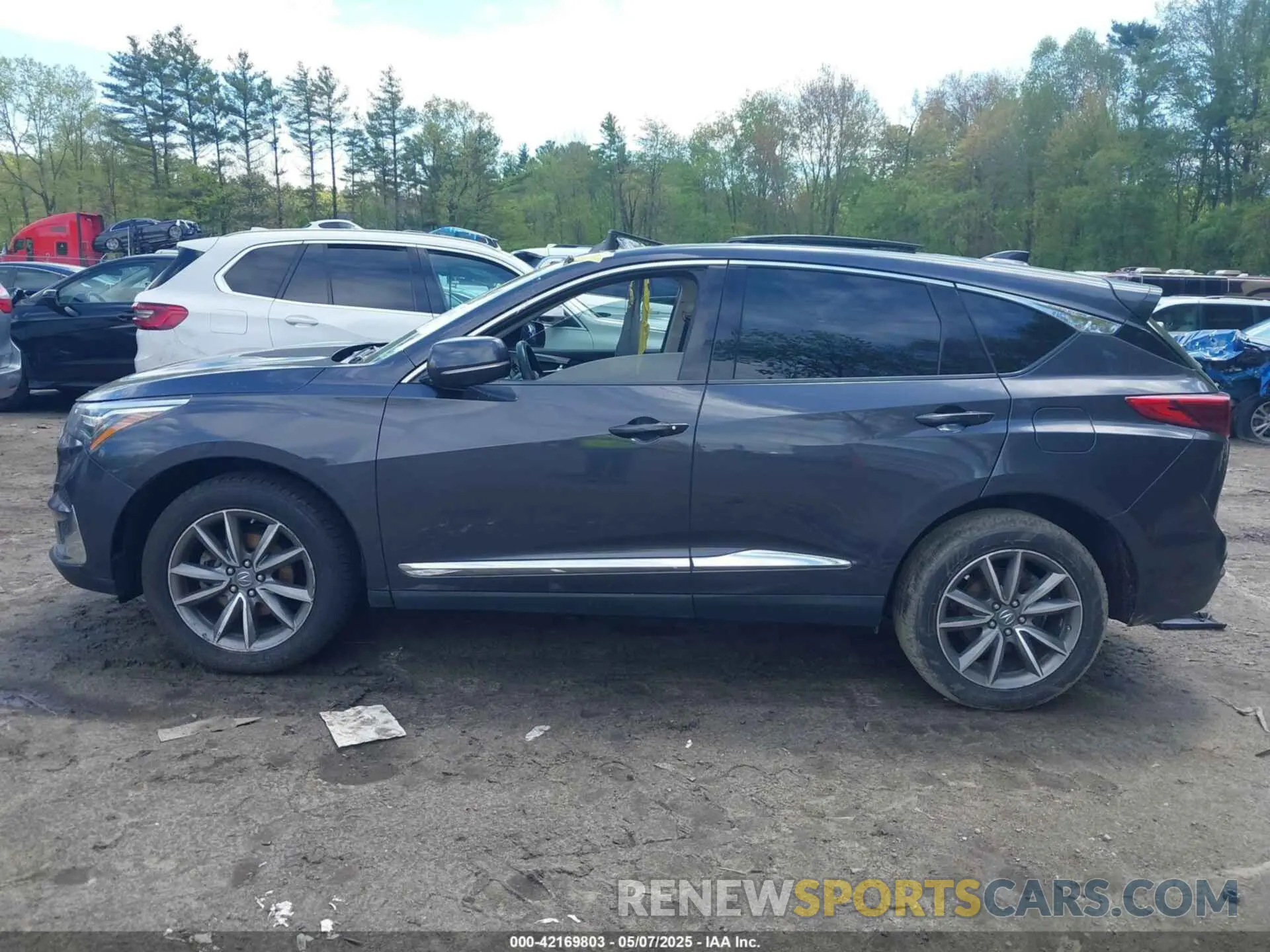 14 Photograph of a damaged car 5J8TC2H54KL017533 ACURA RDX 2019