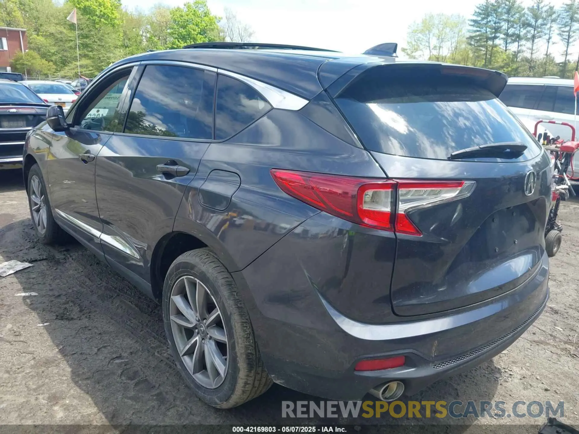 3 Photograph of a damaged car 5J8TC2H54KL017533 ACURA RDX 2019
