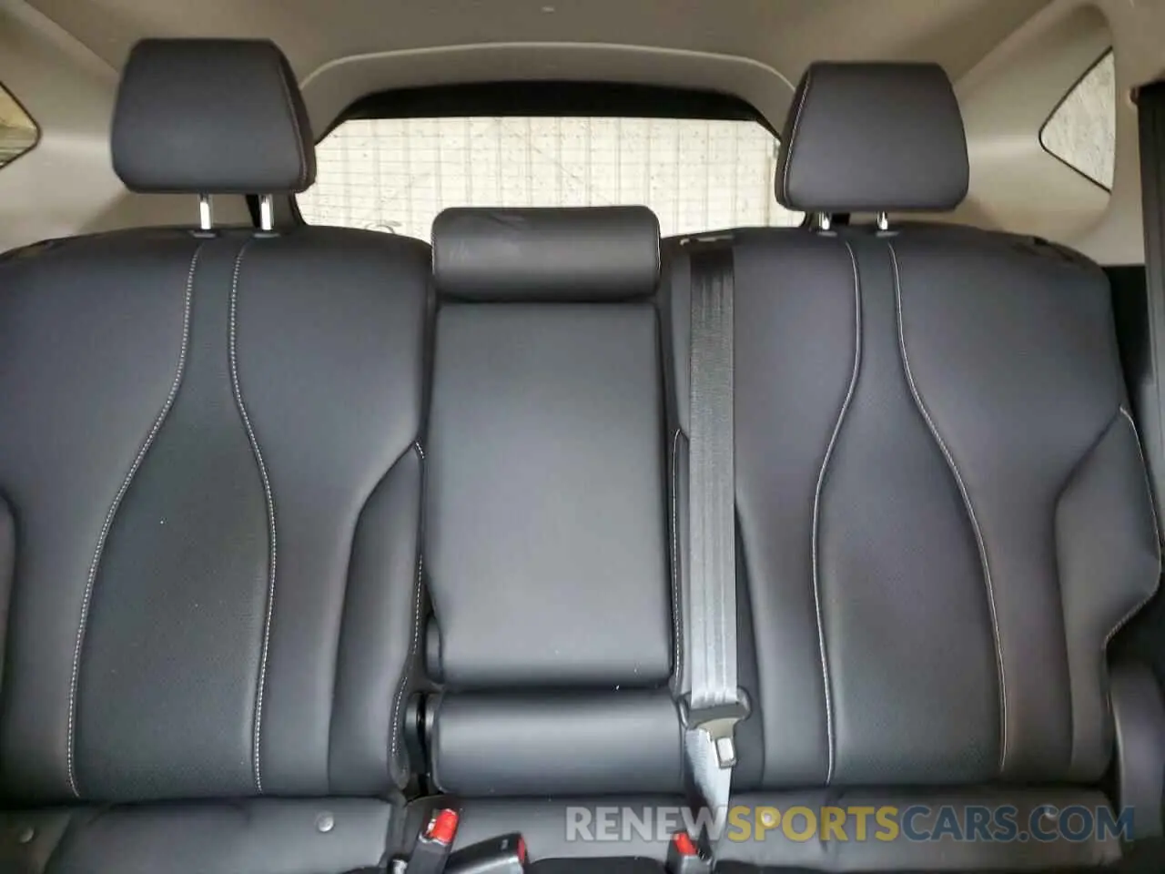 10 Photograph of a damaged car 5J8TC2H58KL005434 ACURA RDX 2019