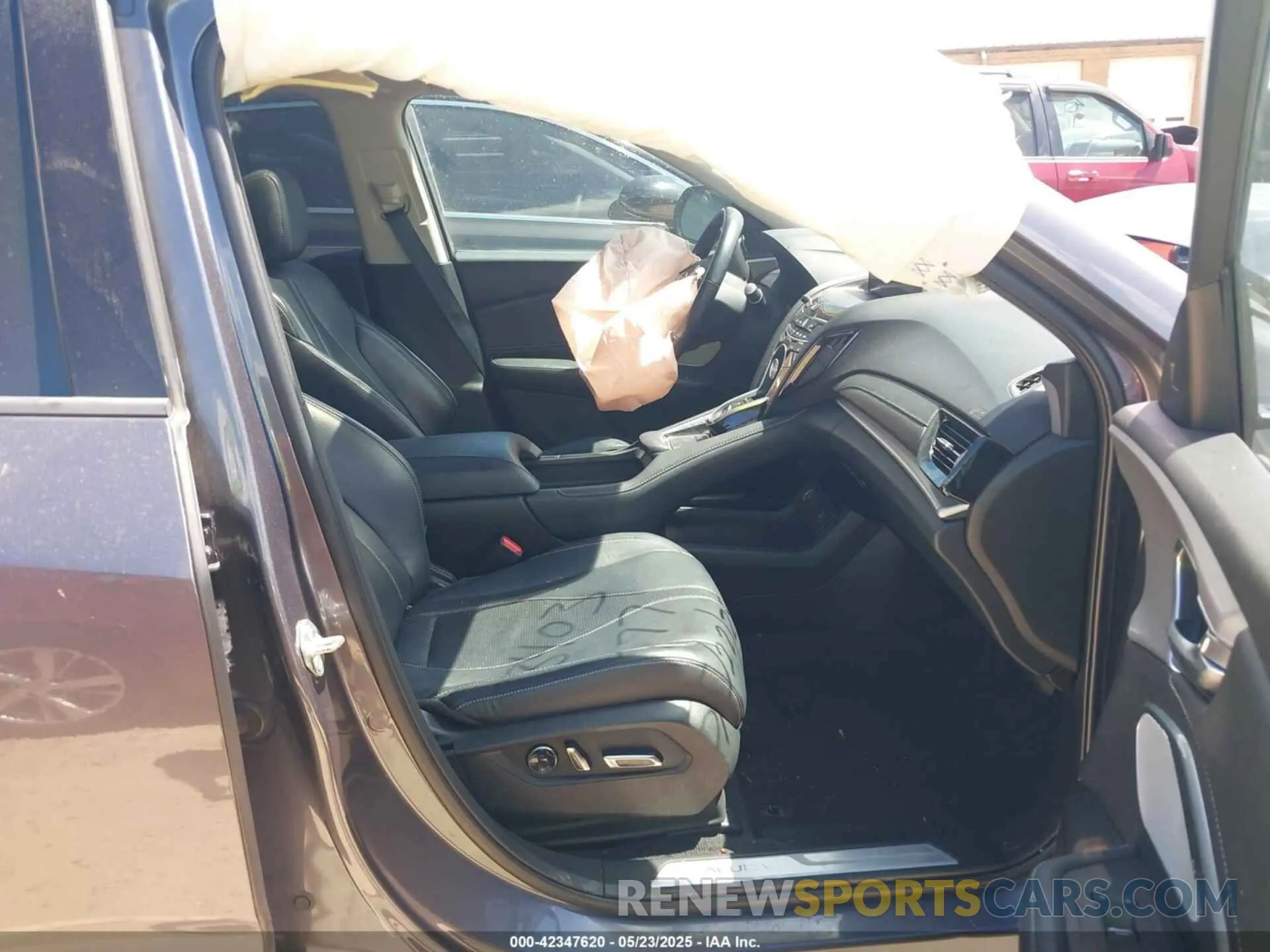 5 Photograph of a damaged car 5J8TC2H58KL017177 ACURA RDX 2019