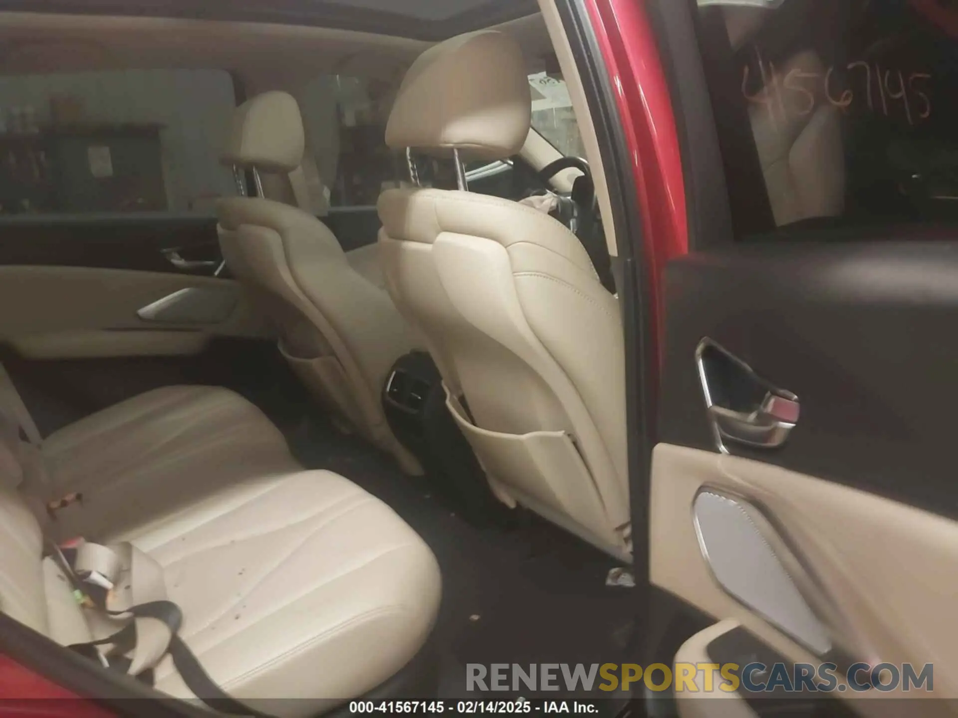 8 Photograph of a damaged car 5J8TC2H59KL016605 ACURA RDX 2019