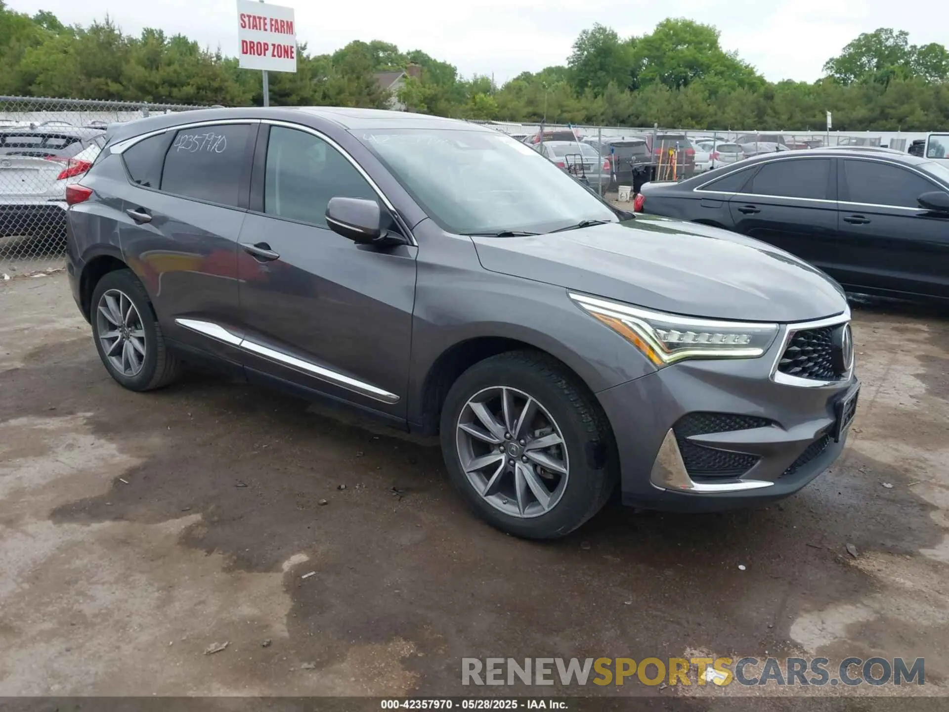 1 Photograph of a damaged car 5J8TC2H59KL026180 ACURA RDX 2019