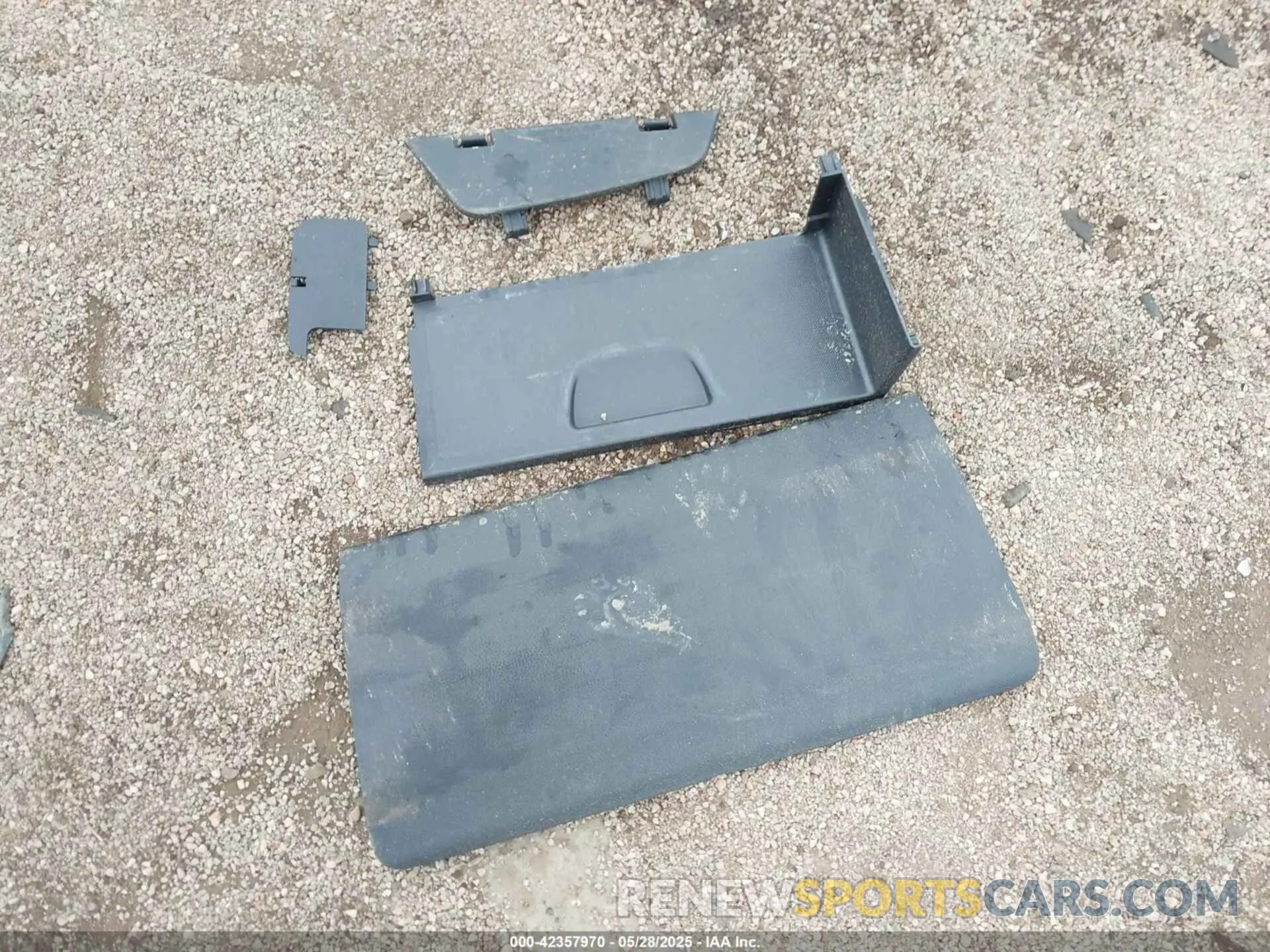 12 Photograph of a damaged car 5J8TC2H59KL026180 ACURA RDX 2019