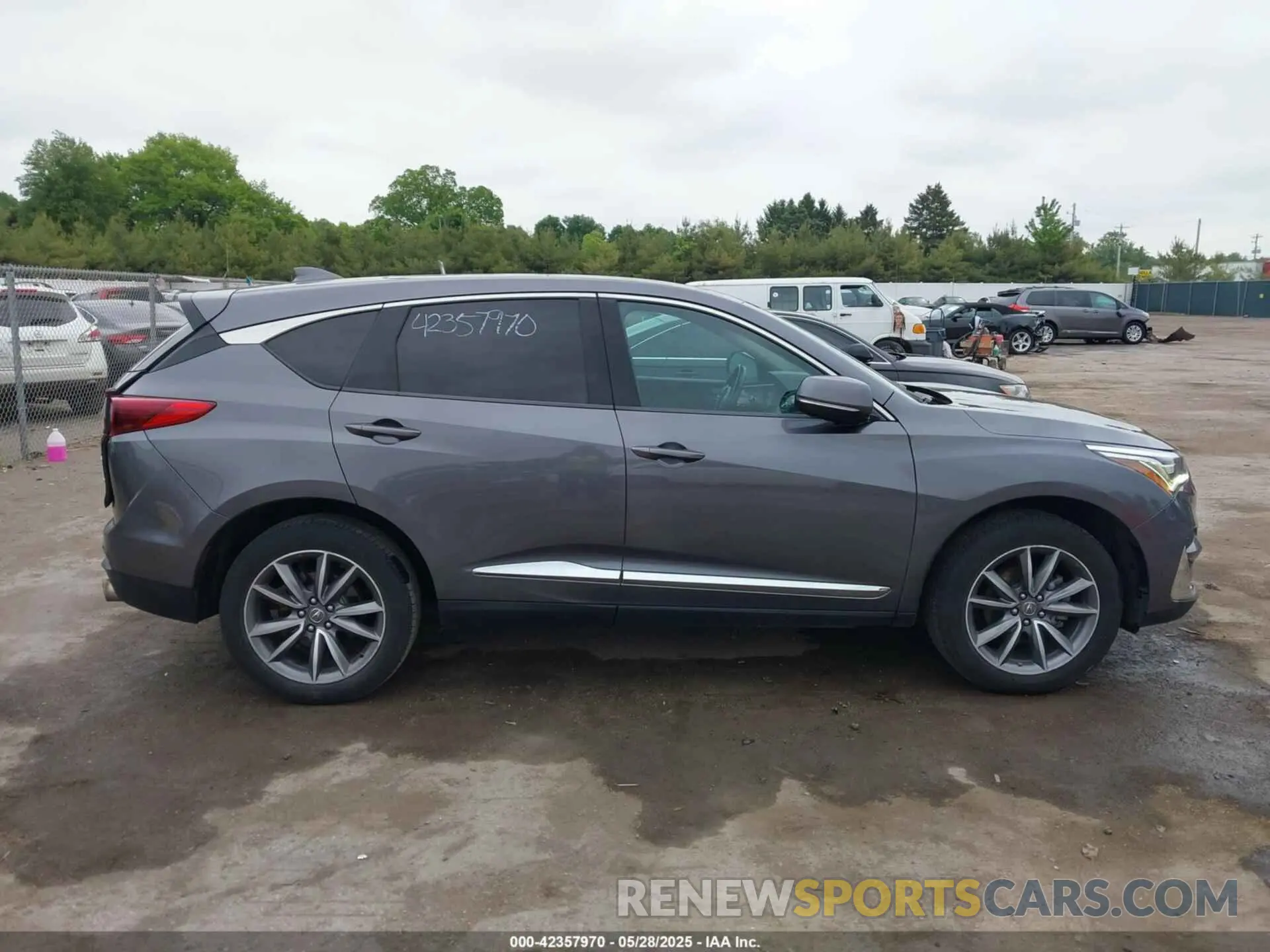 14 Photograph of a damaged car 5J8TC2H59KL026180 ACURA RDX 2019