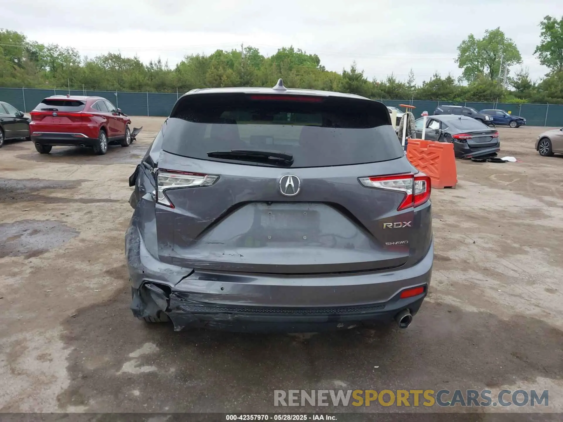 17 Photograph of a damaged car 5J8TC2H59KL026180 ACURA RDX 2019