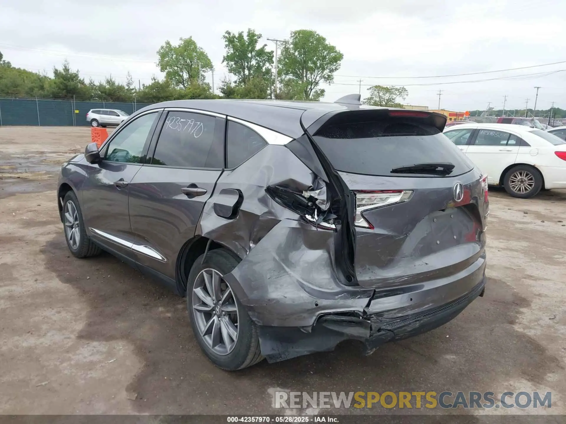 6 Photograph of a damaged car 5J8TC2H59KL026180 ACURA RDX 2019
