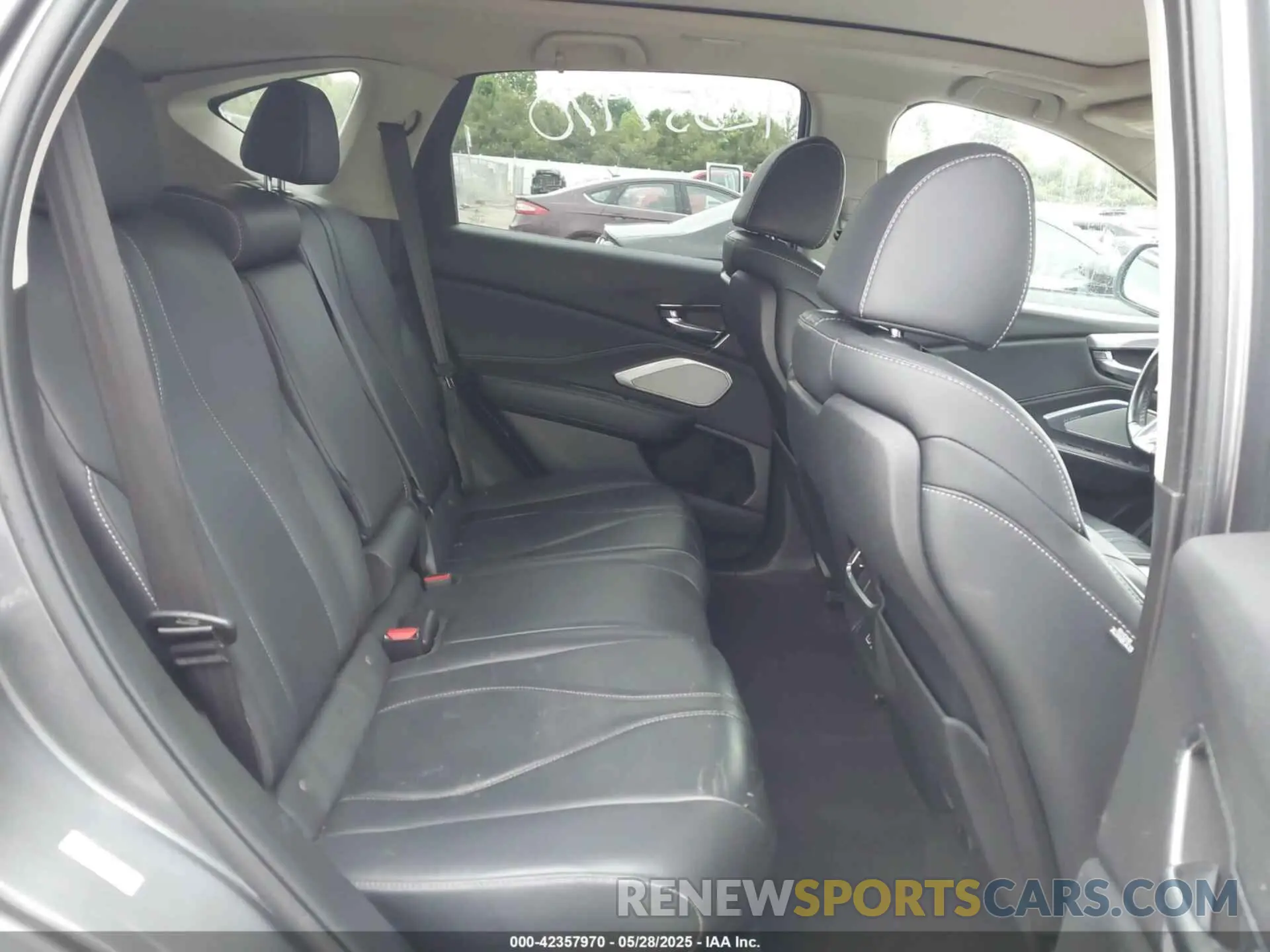 8 Photograph of a damaged car 5J8TC2H59KL026180 ACURA RDX 2019