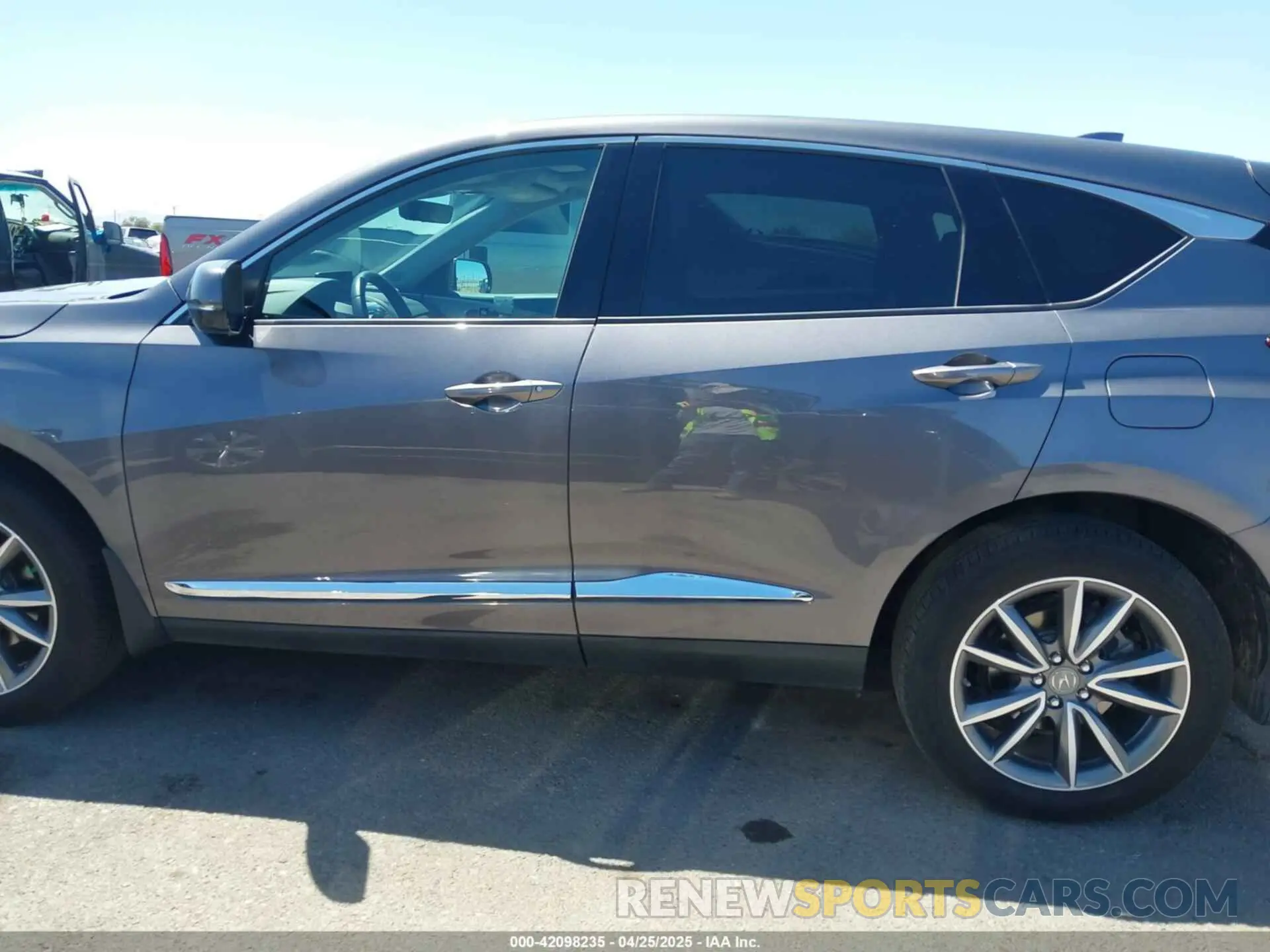 14 Photograph of a damaged car 5J8TC2H5XKL005340 ACURA RDX 2019