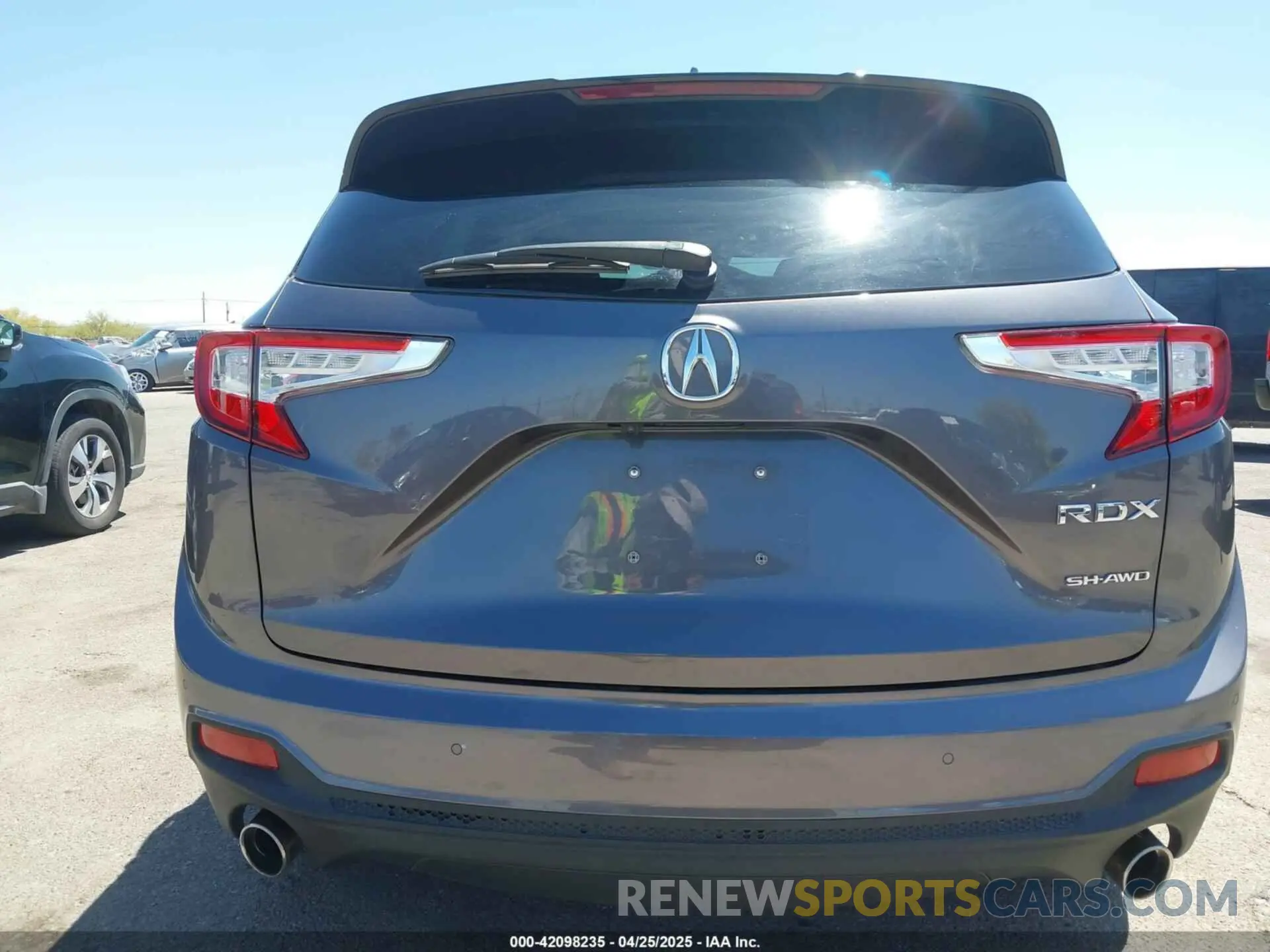 16 Photograph of a damaged car 5J8TC2H5XKL005340 ACURA RDX 2019