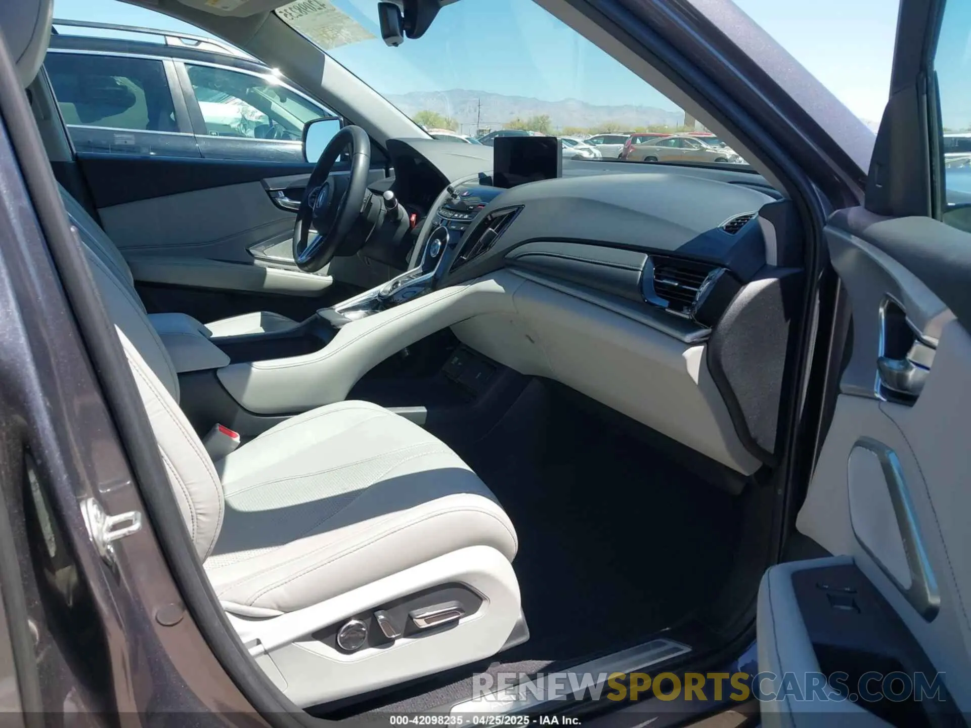 5 Photograph of a damaged car 5J8TC2H5XKL005340 ACURA RDX 2019