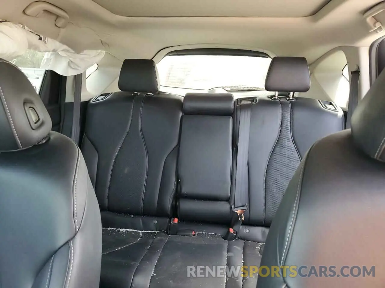 10 Photograph of a damaged car 5J8TC2H5XKL010747 ACURA RDX 2019
