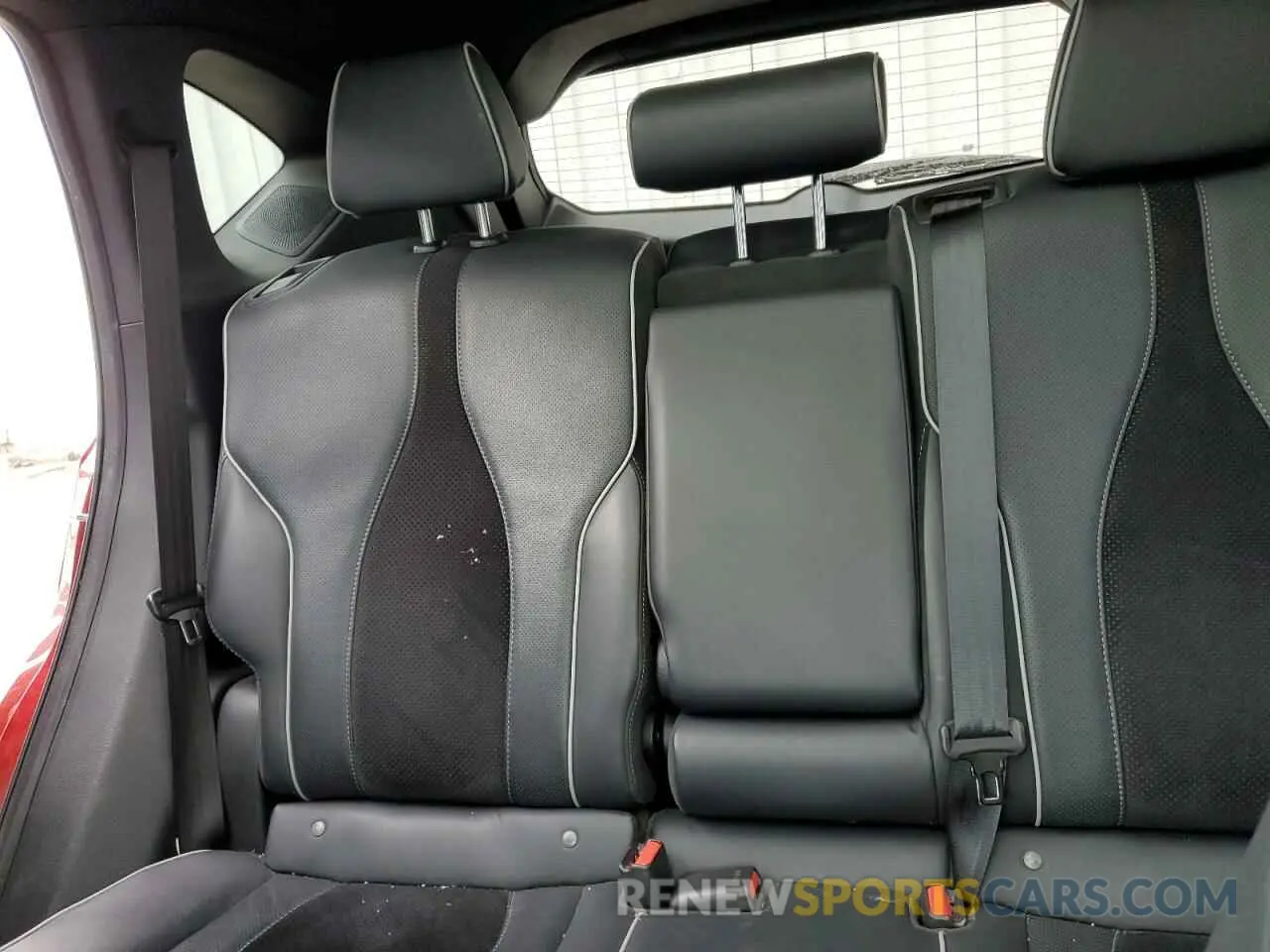 10 Photograph of a damaged car 5J8TC2H62KL020889 ACURA RDX 2019