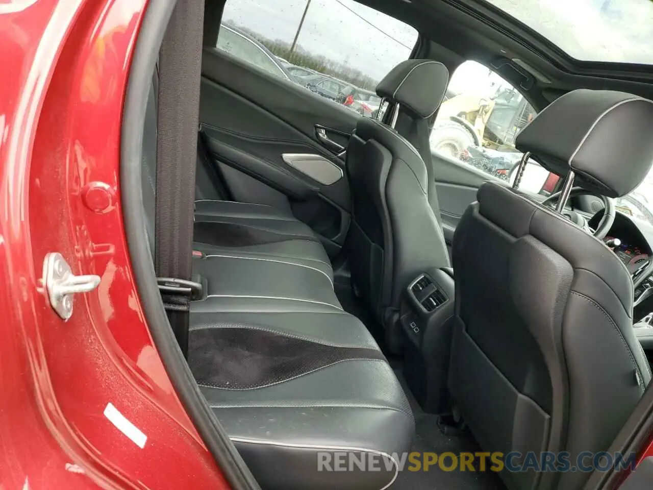 11 Photograph of a damaged car 5J8TC2H62KL020889 ACURA RDX 2019