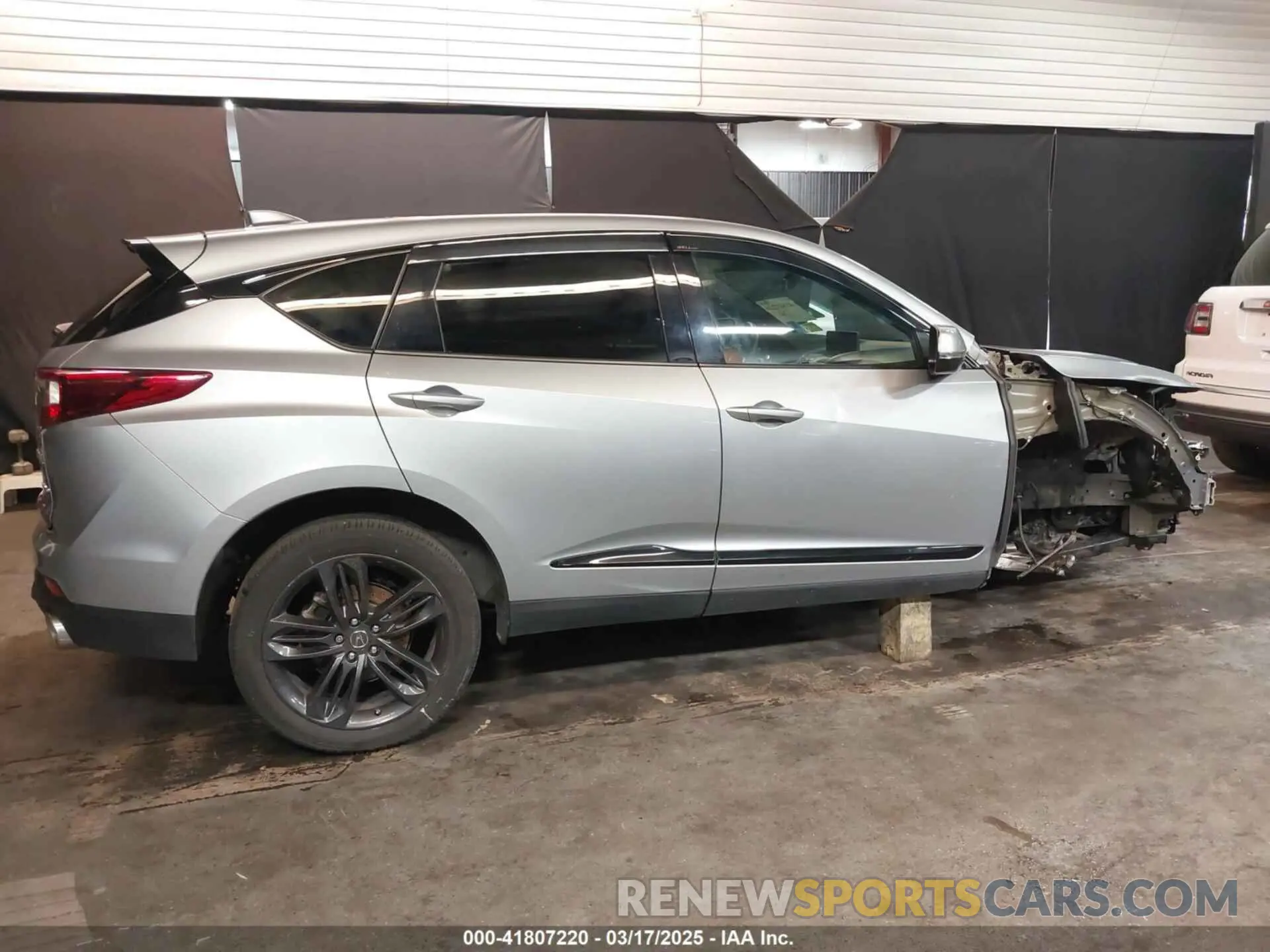 14 Photograph of a damaged car 5J8TC2H62KL025641 ACURA RDX 2019