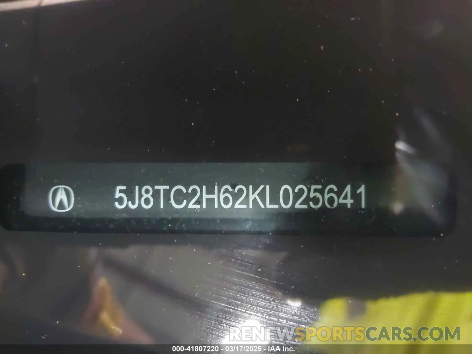 18 Photograph of a damaged car 5J8TC2H62KL025641 ACURA RDX 2019