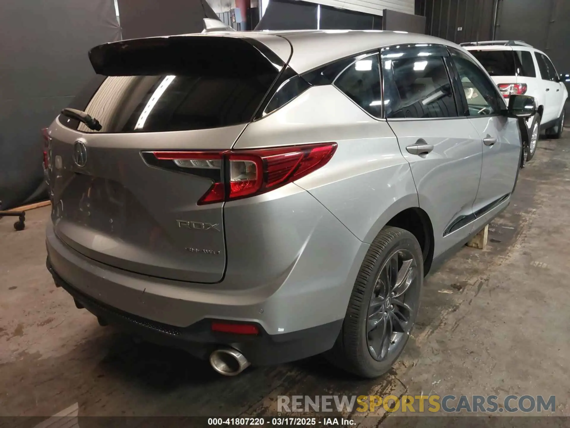 4 Photograph of a damaged car 5J8TC2H62KL025641 ACURA RDX 2019