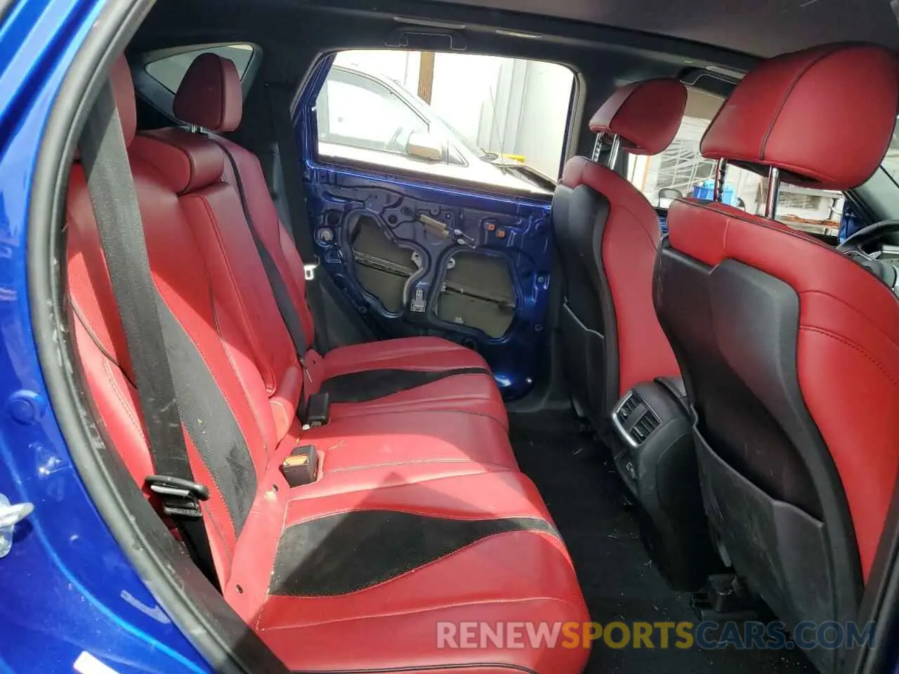 10 Photograph of a damaged car 5J8TC2H63KL005141 ACURA RDX 2019