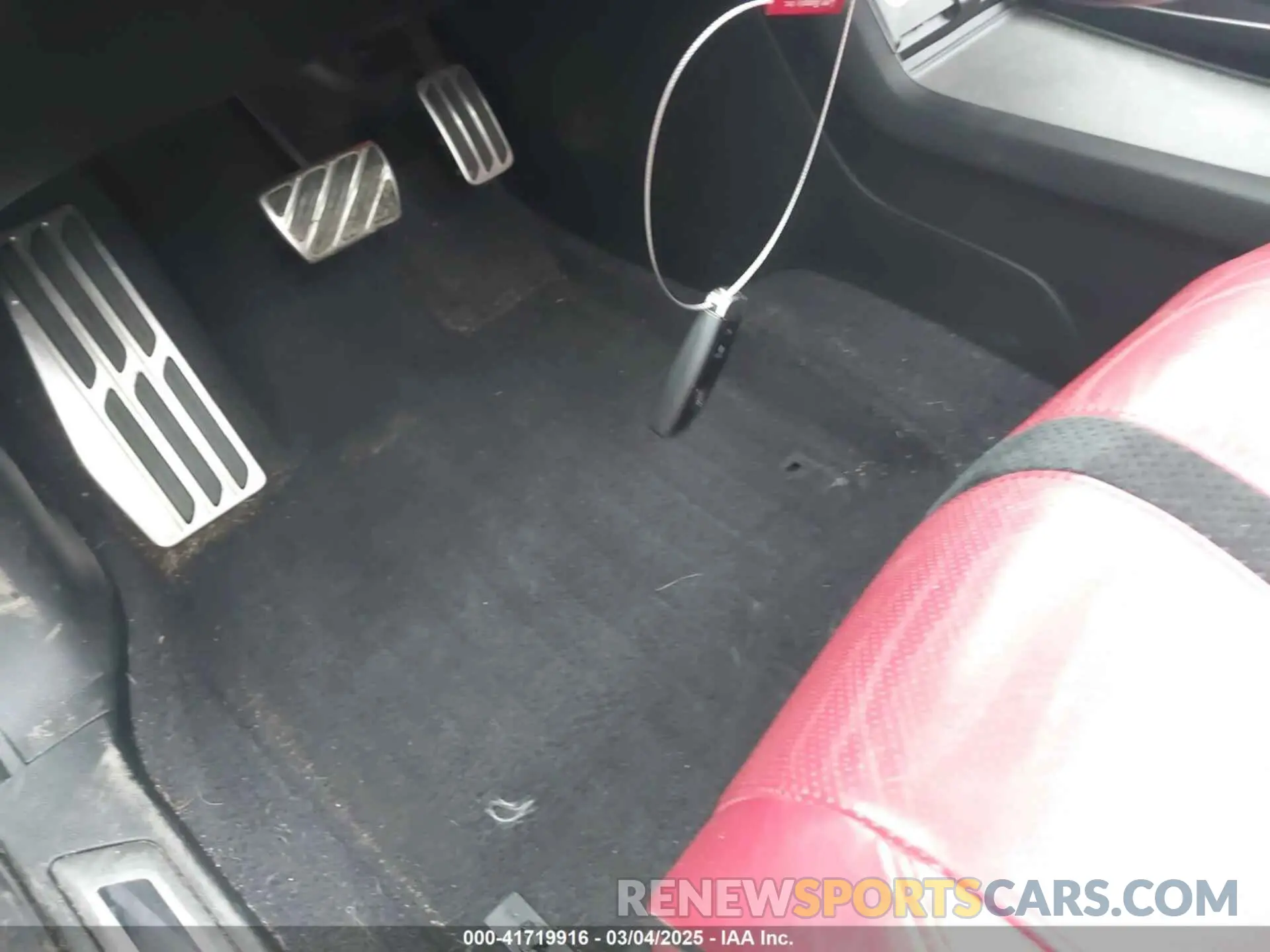 11 Photograph of a damaged car 5J8TC2H63KL028466 ACURA RDX 2019