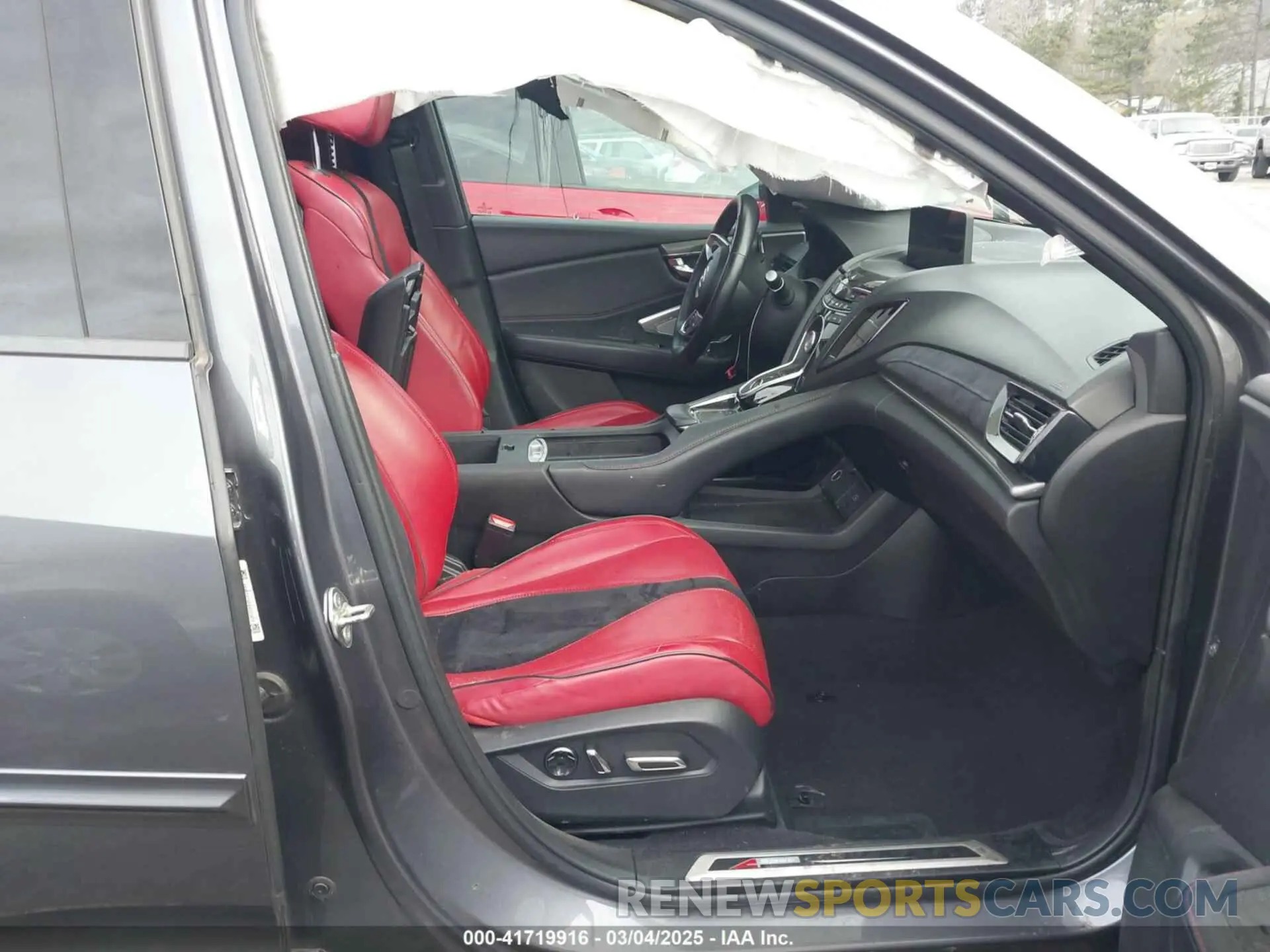 5 Photograph of a damaged car 5J8TC2H63KL028466 ACURA RDX 2019