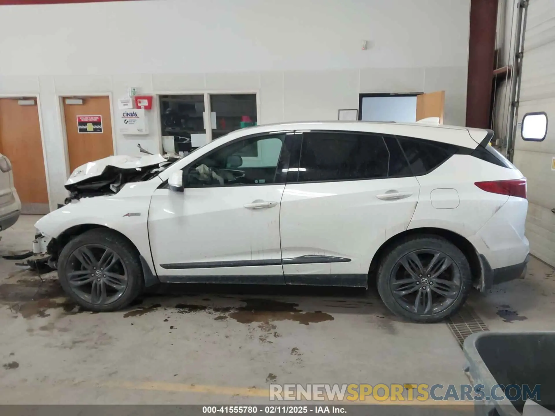 15 Photograph of a damaged car 5J8TC2H64KL800117 ACURA RDX 2019